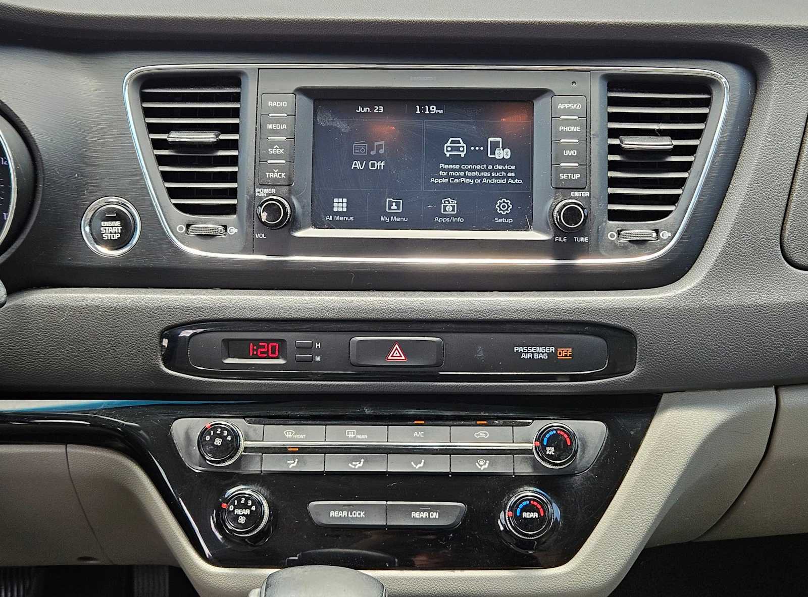 Thumbnail: 2017 Kia Sedona - 18