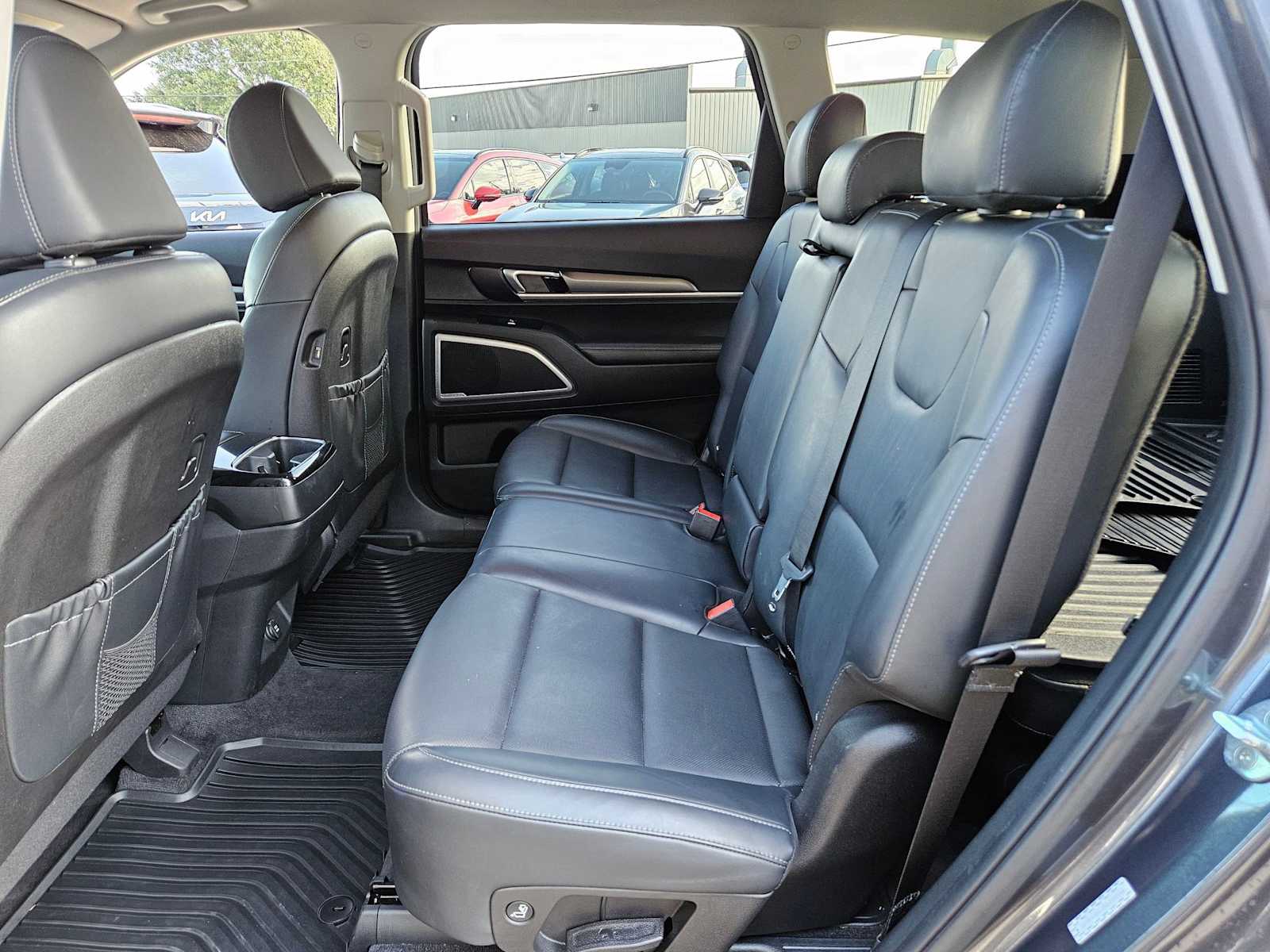 Thumbnail: 2022 Kia Telluride - 17