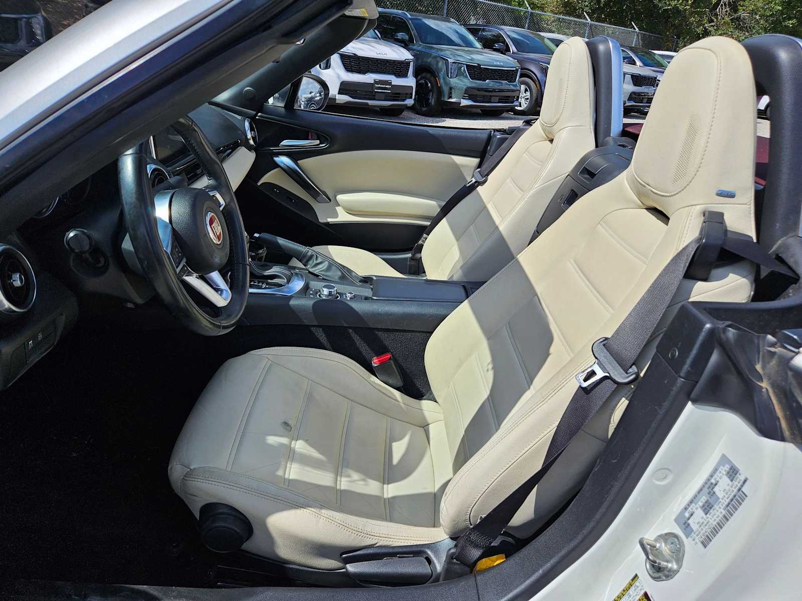 Thumbnail: 2019 Fiat 124 Spider - 16