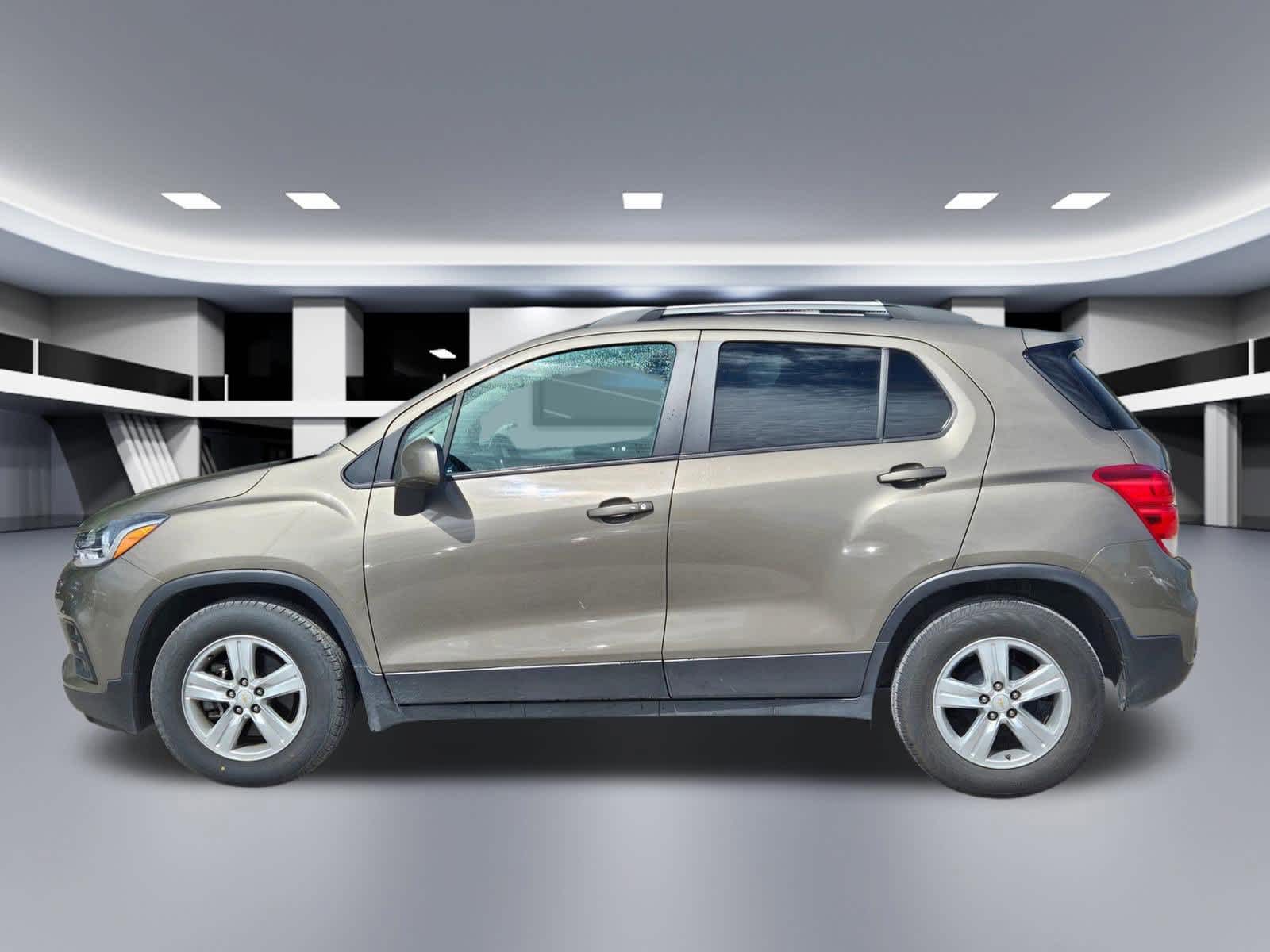 Thumbnail: 2021 Chevrolet Trax - 2