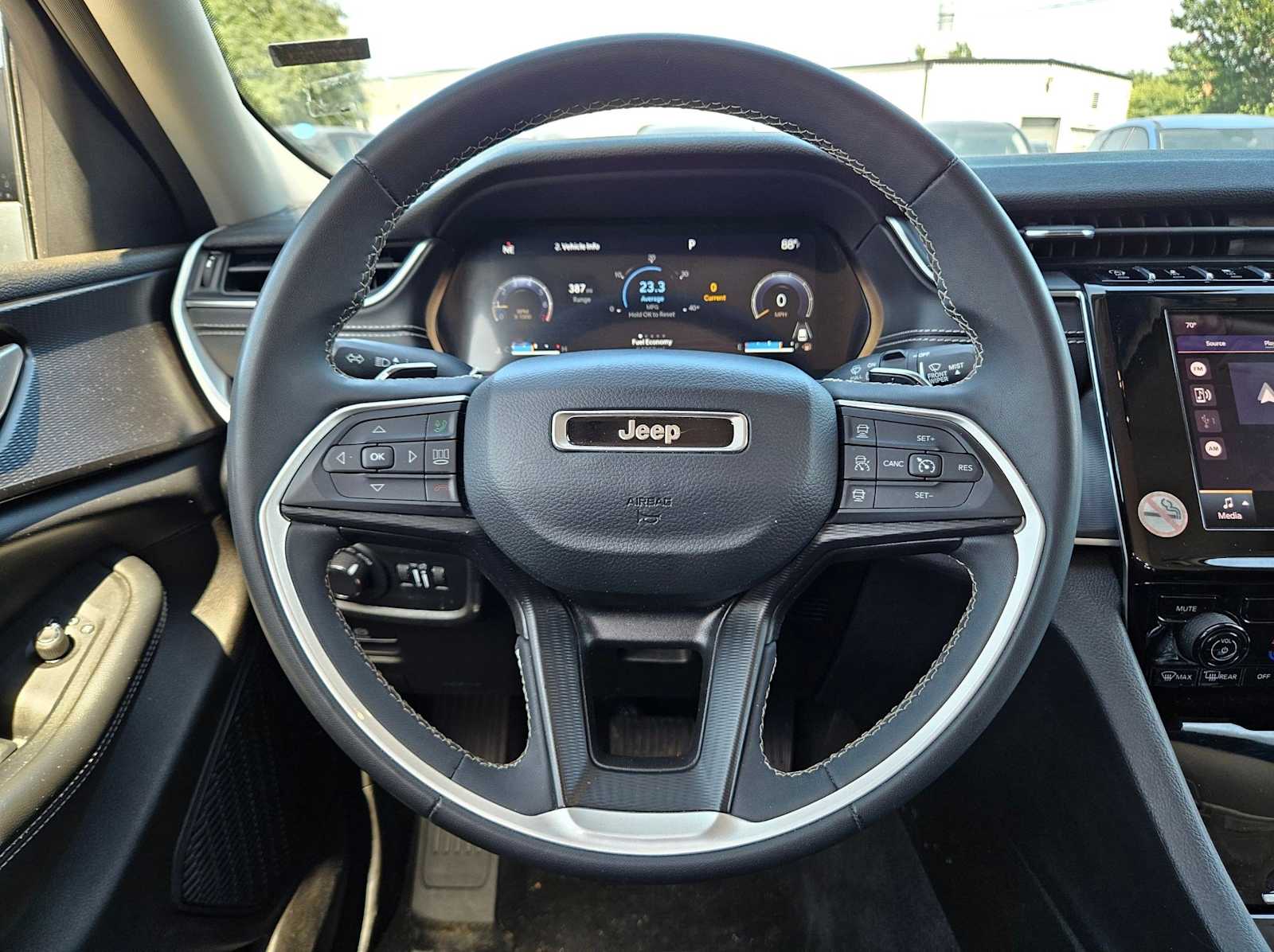 Thumbnail: 2023 Jeep Grand Cherokee L - 19
