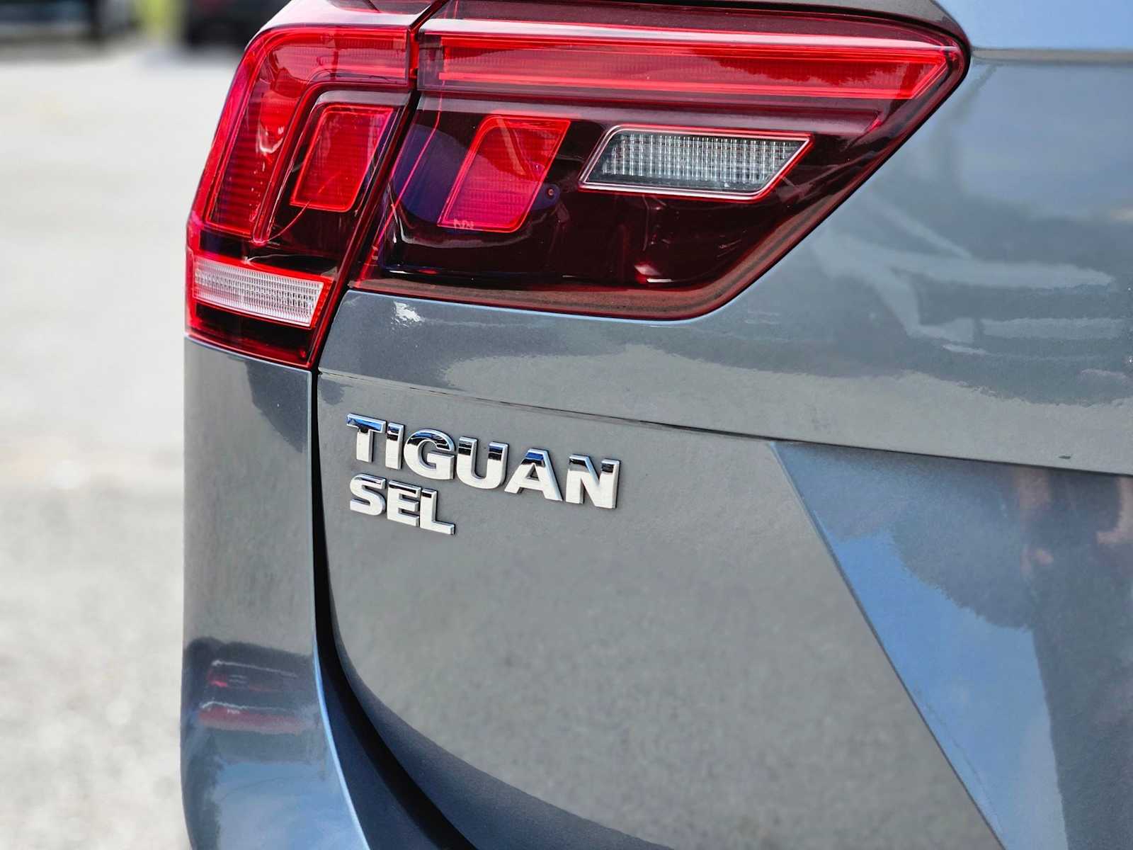 Thumbnail: 2018 Volkswagen Tiguan - 11