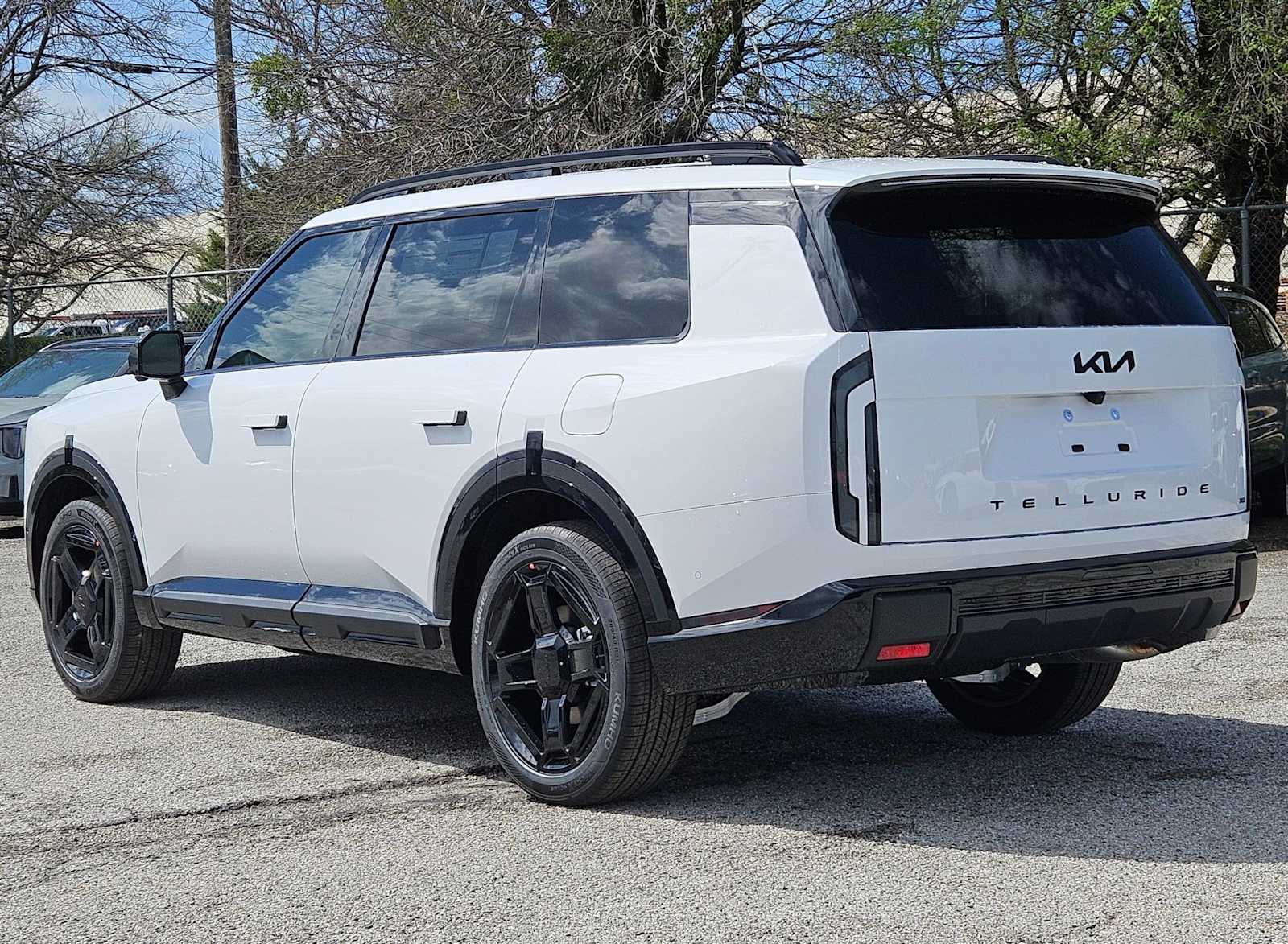 Thumbnail: 2027 Kia Telluride - 4