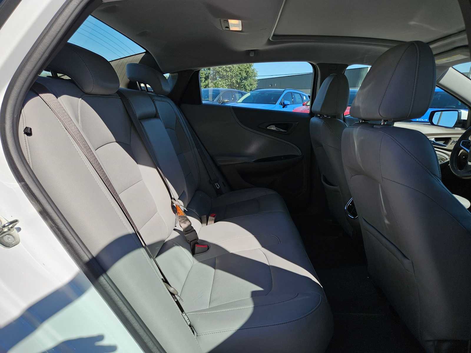 Thumbnail: 2018 Chevrolet Malibu - 18