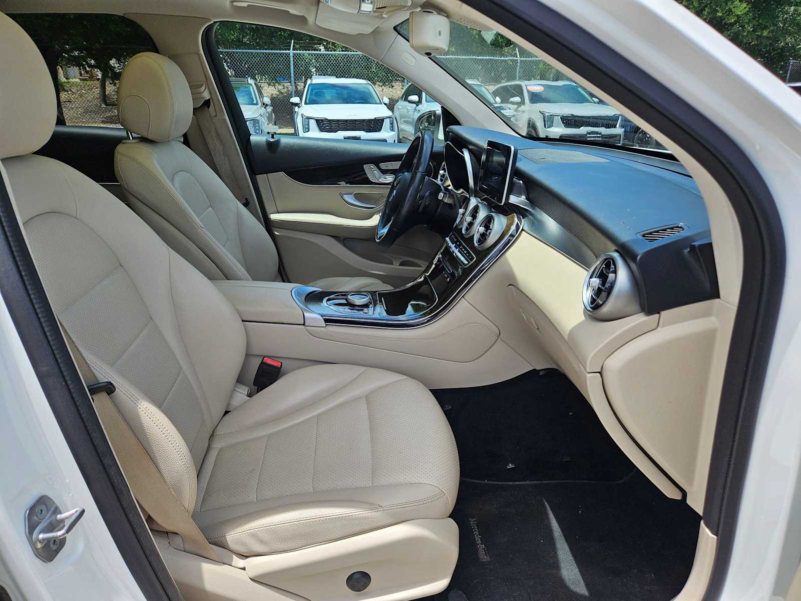 Thumbnail: 2019 Mercedes-Benz GLC - 22
