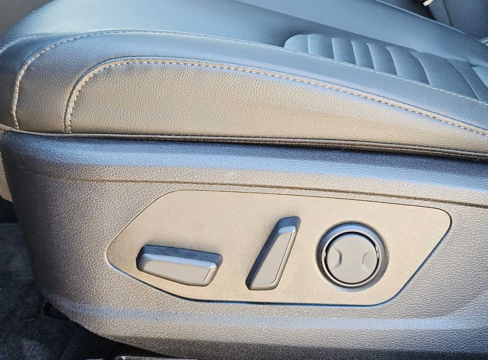 Thumbnail: 2023 Kia Sportage - 16