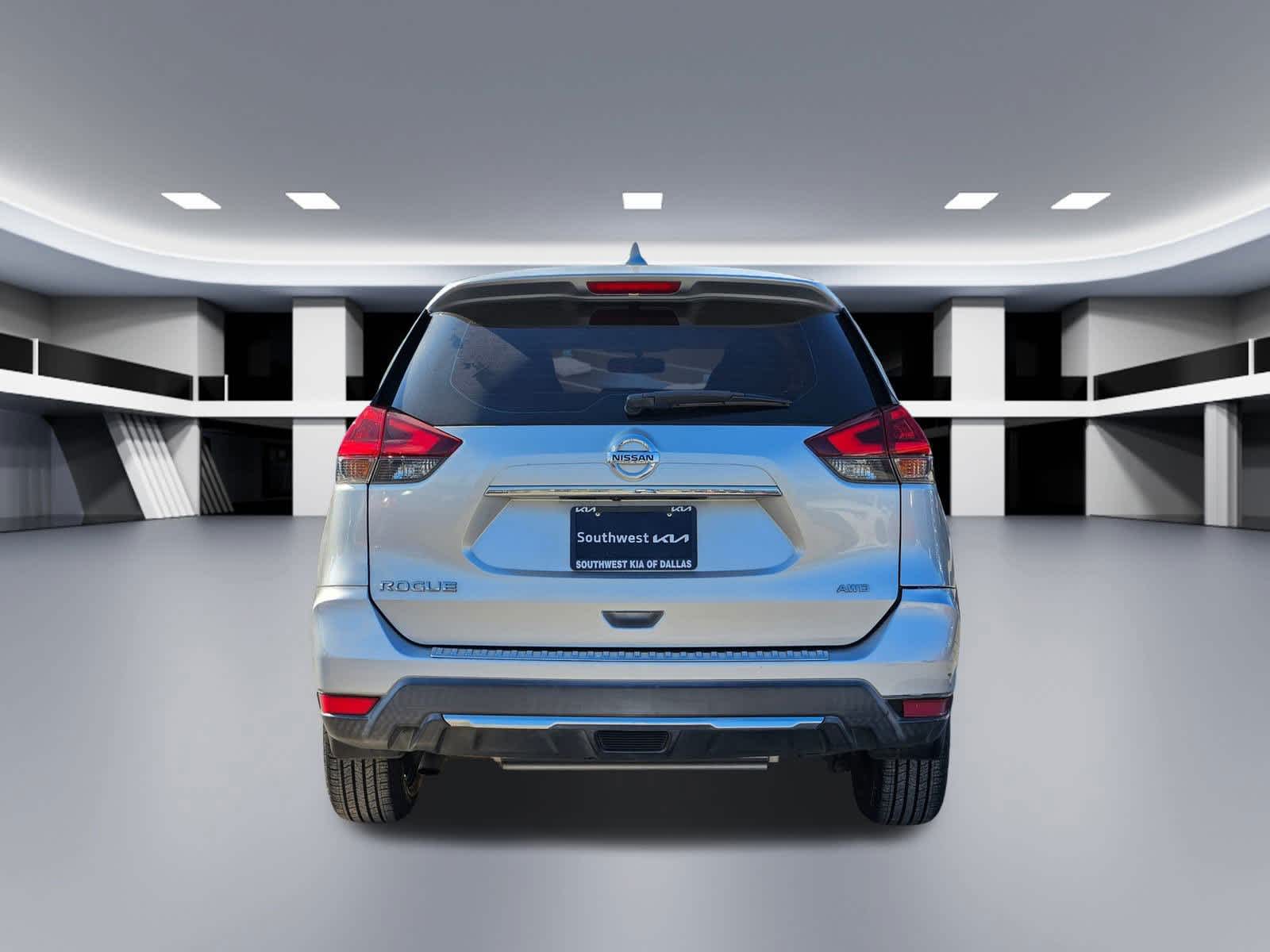 Thumbnail: 2018 Nissan Rogue - 4