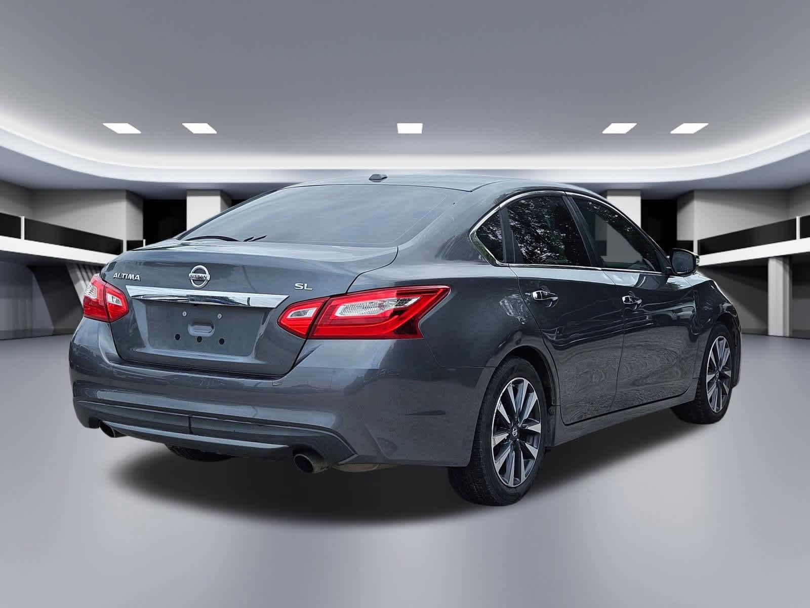 Thumbnail: 2017 Nissan Altima - 5