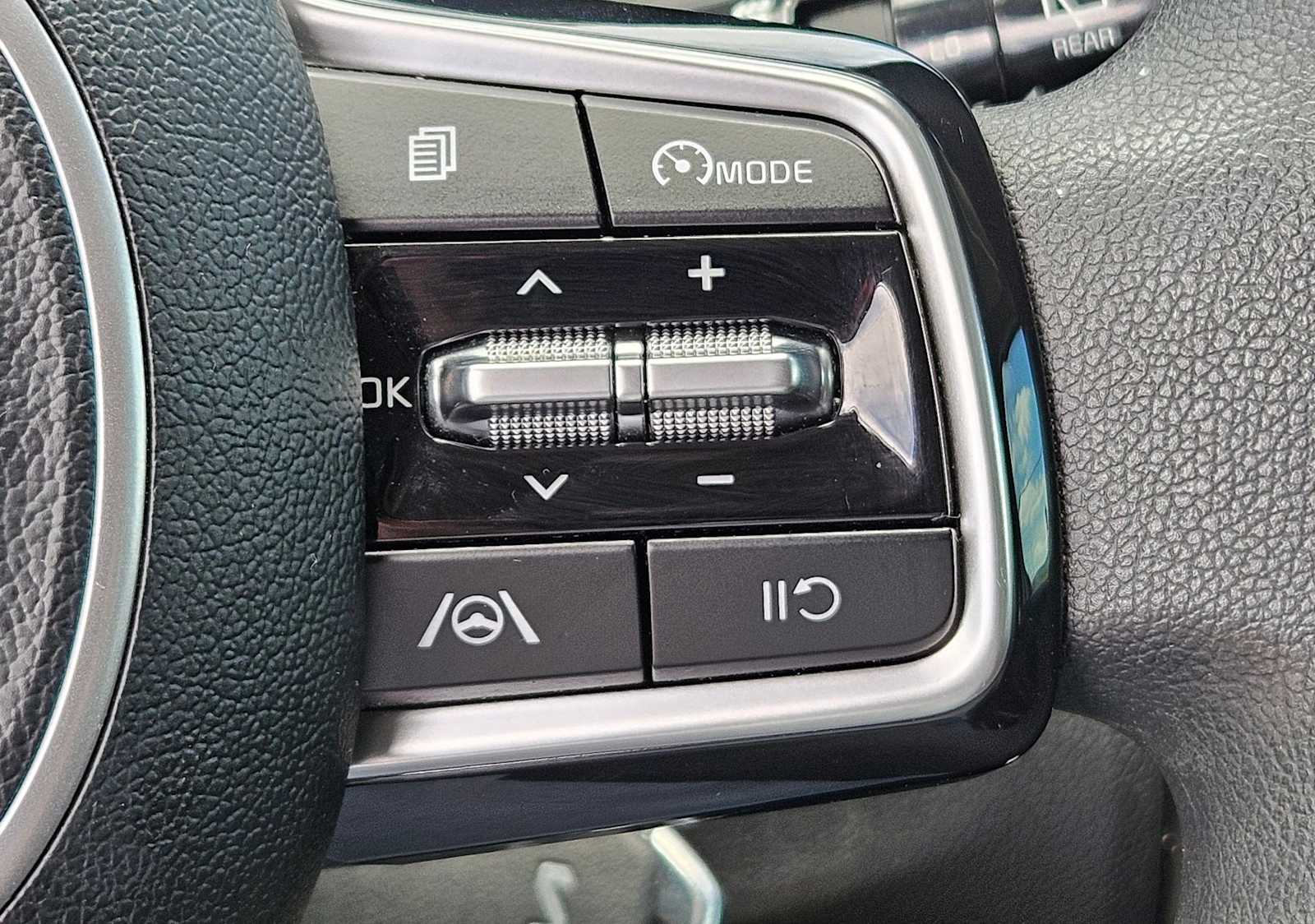 Thumbnail: 2022 Kia Sorento - 15