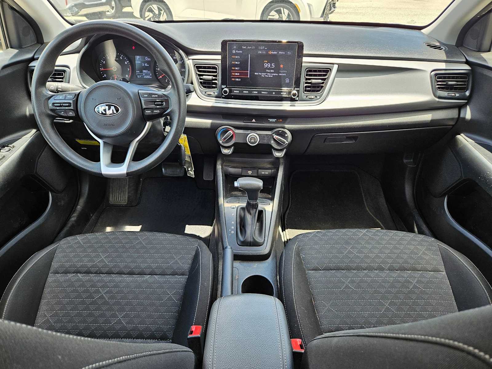 Thumbnail: 2021 Kia Rio - 16