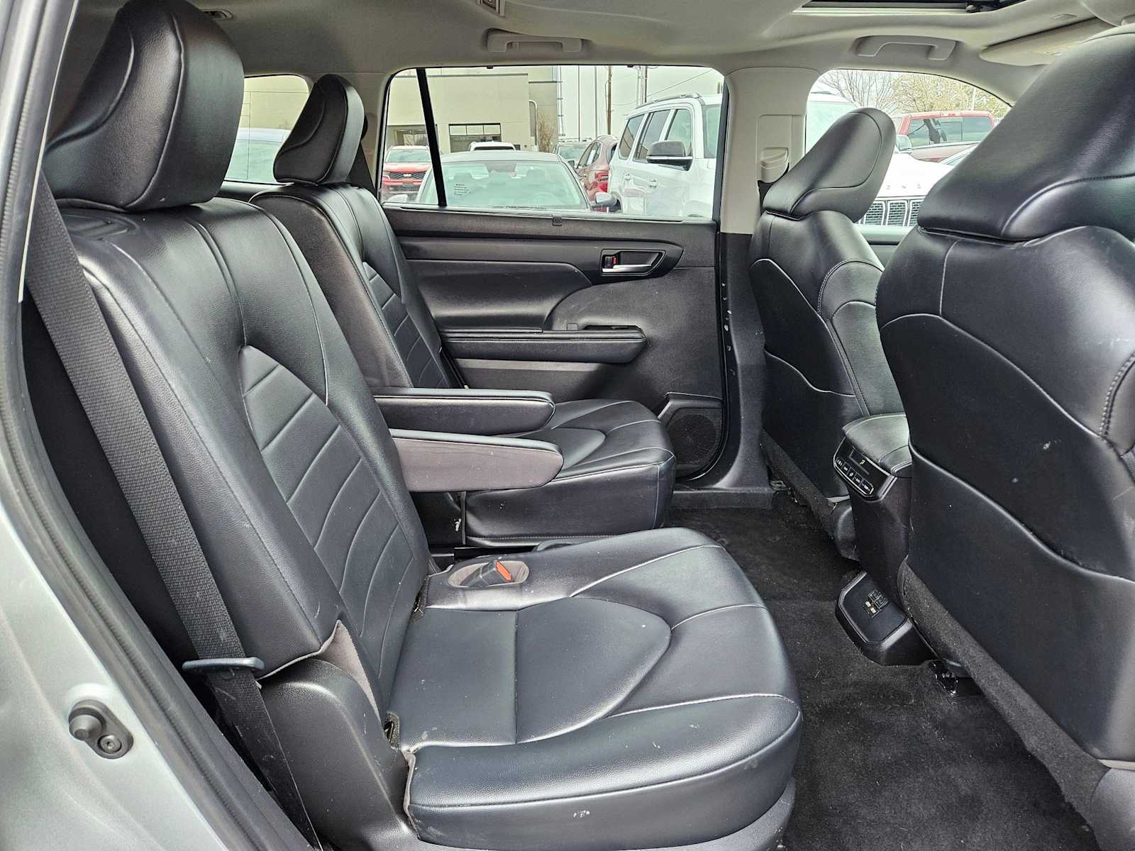 Thumbnail: 2021 Toyota Highlander - 20