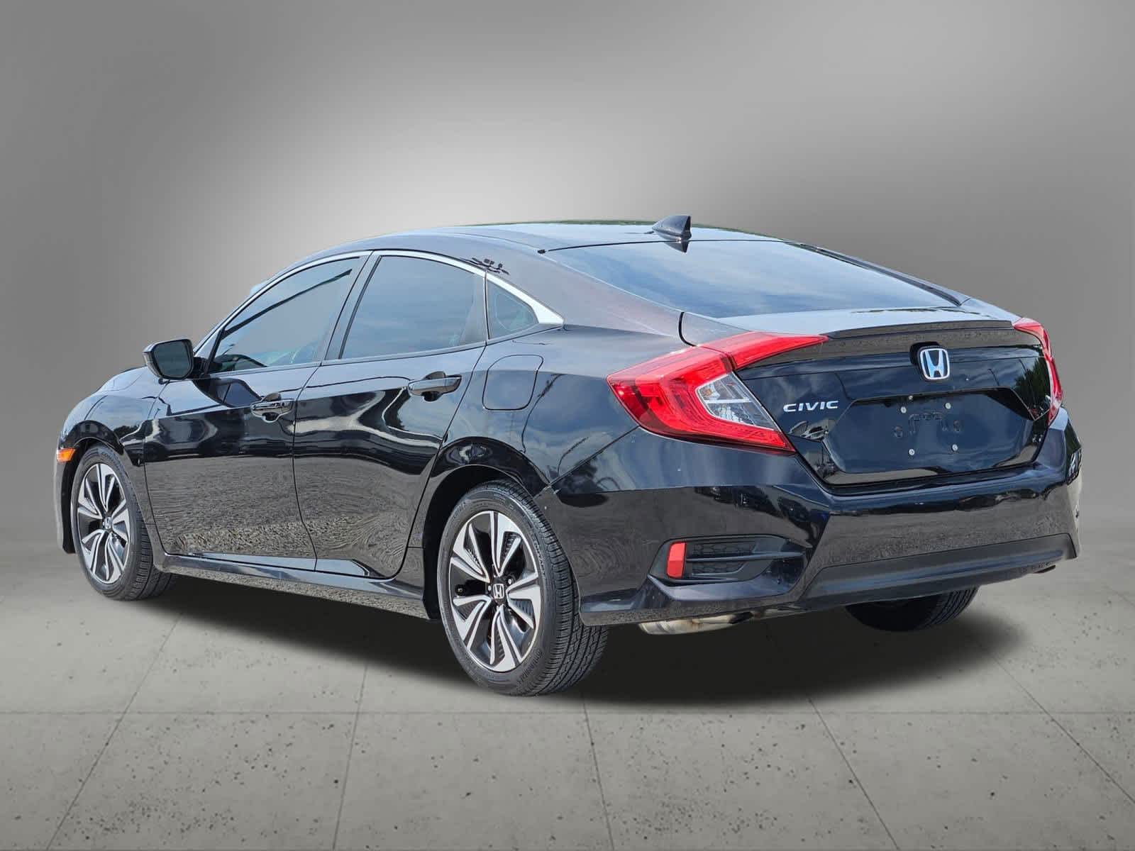Thumbnail: 2017 Honda Civic - 4