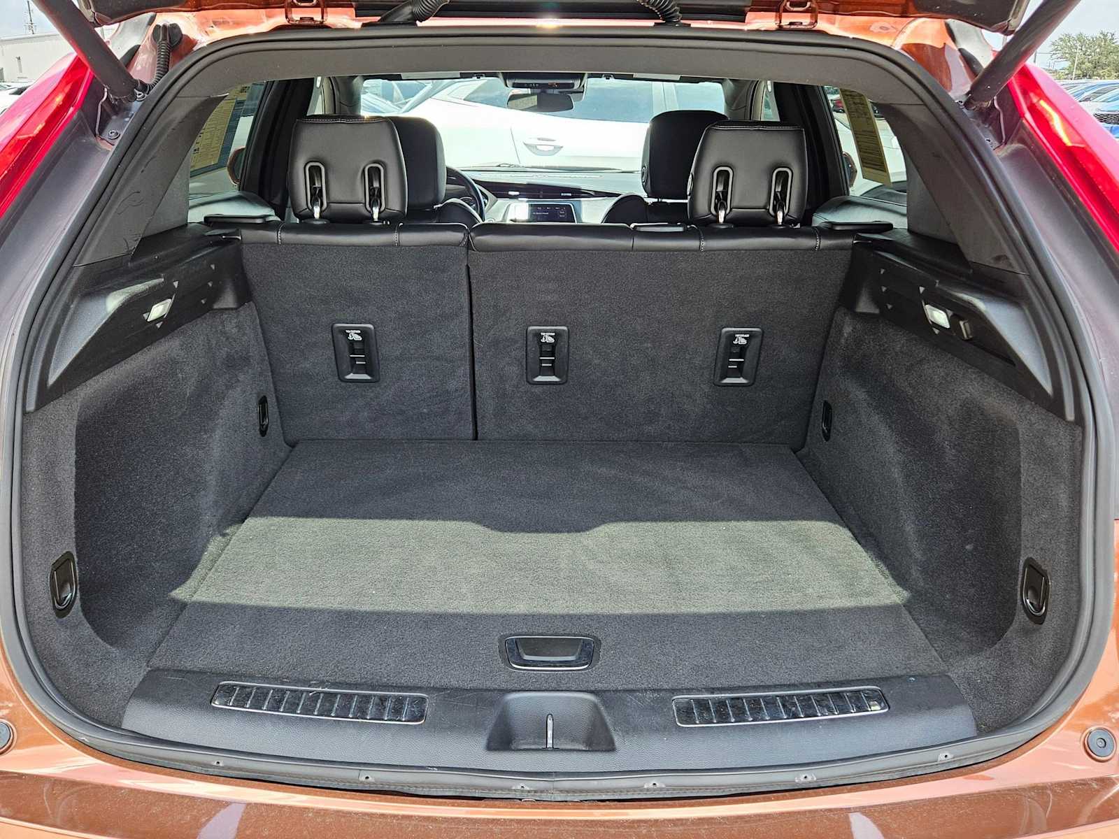 Thumbnail: 2021 Cadillac XT4 - 31