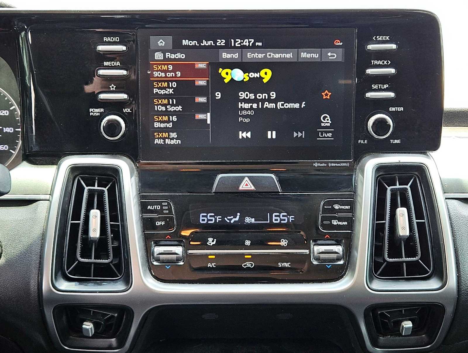 Thumbnail: 2021 Kia Sorento - 11