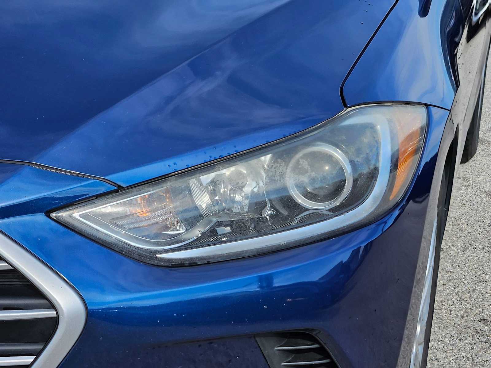 Thumbnail: 2017 Hyundai Elantra - 10