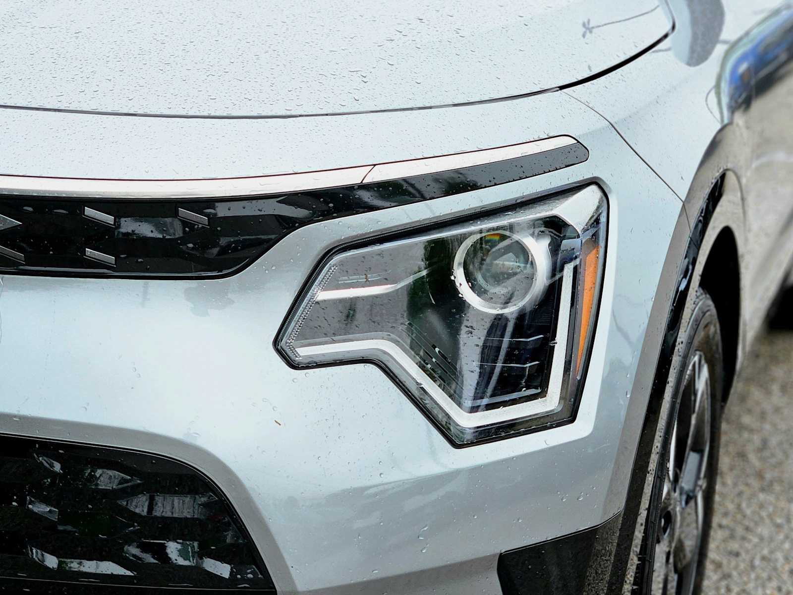 Thumbnail: 2023 Kia Niro - 11