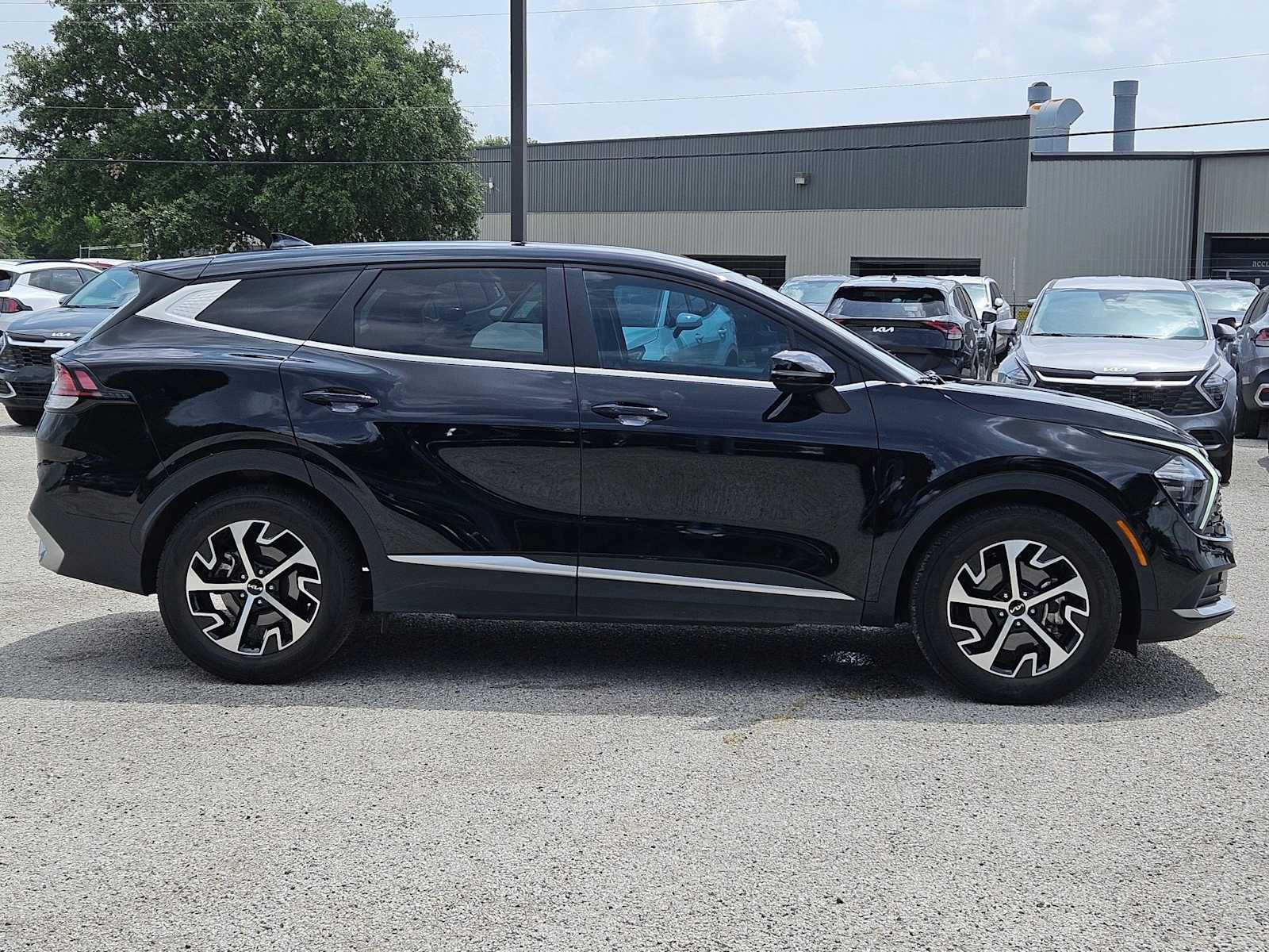 Thumbnail: 2023 Kia Sportage - 6