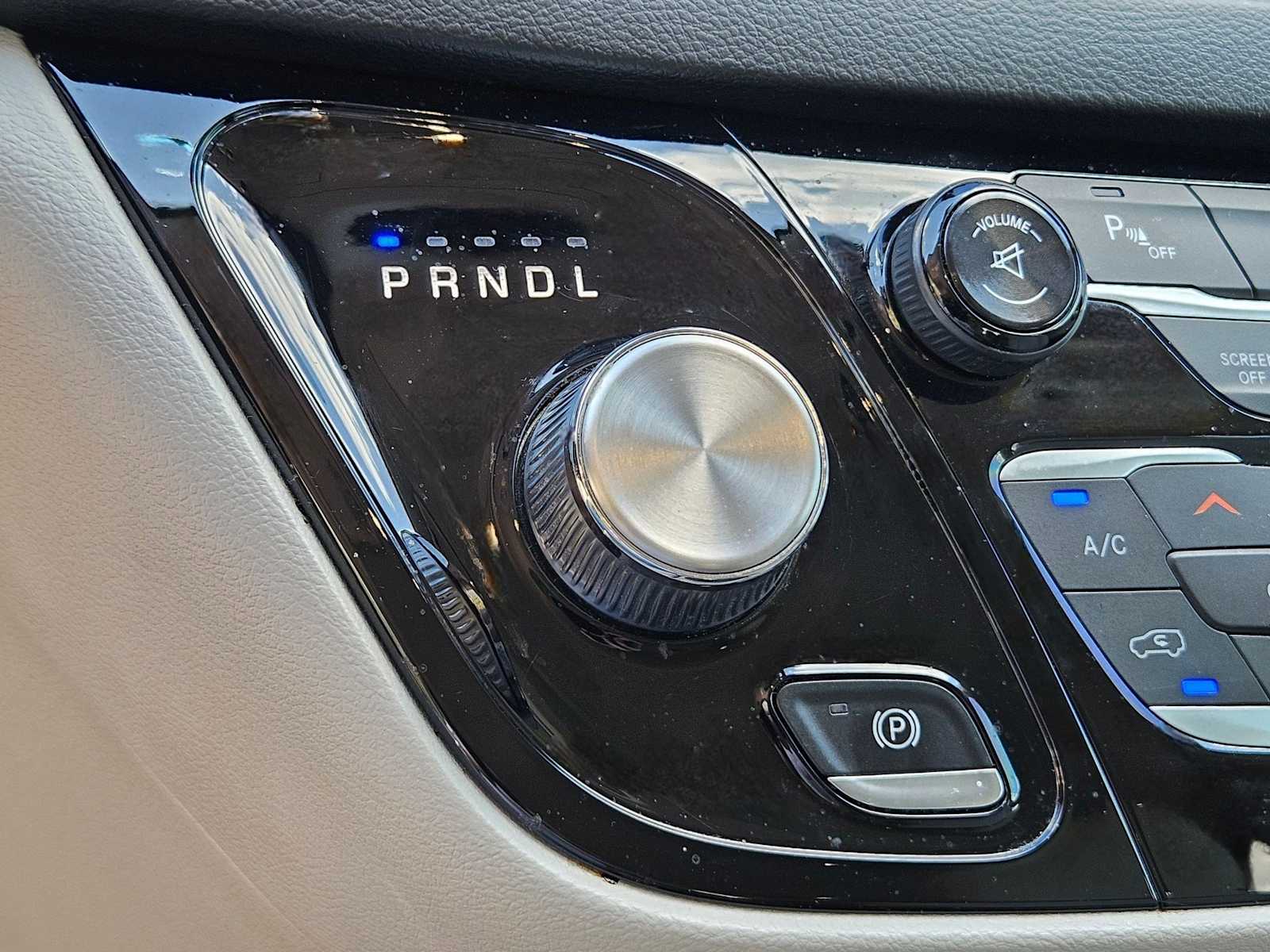 Thumbnail: 2017 Chrysler Pacifica - 30