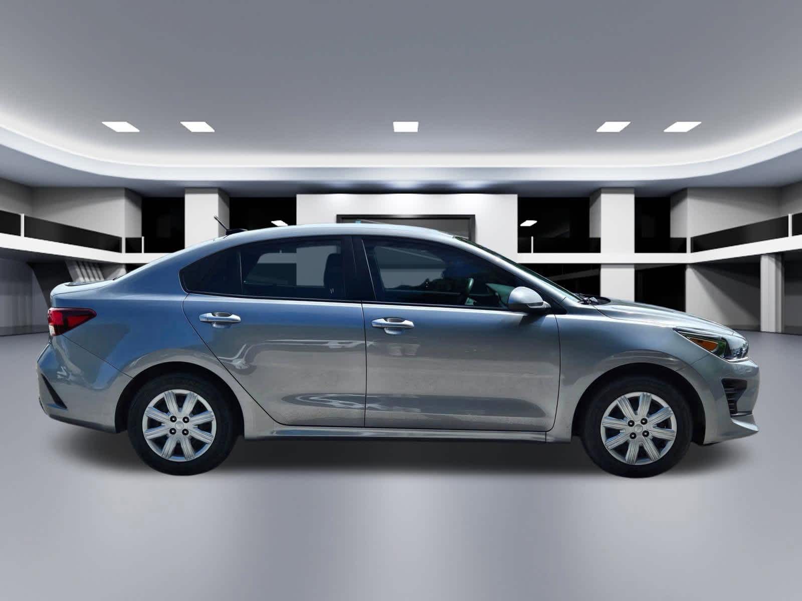 Thumbnail: 2023 Kia Rio - 3