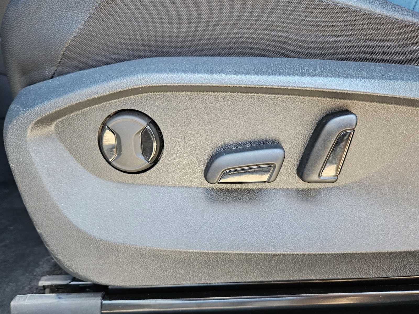 Thumbnail: 2024 Volkswagen Tiguan - 17