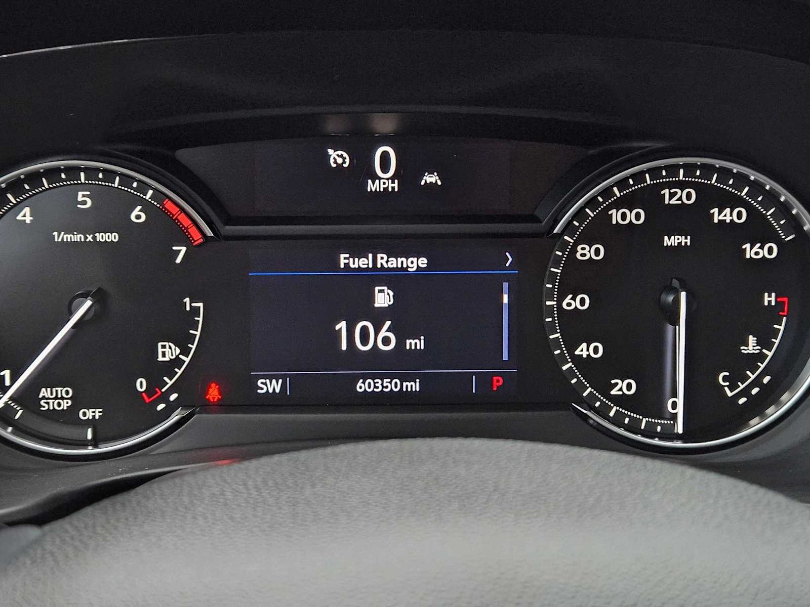 Thumbnail: 2023 Cadillac XT4 - 32