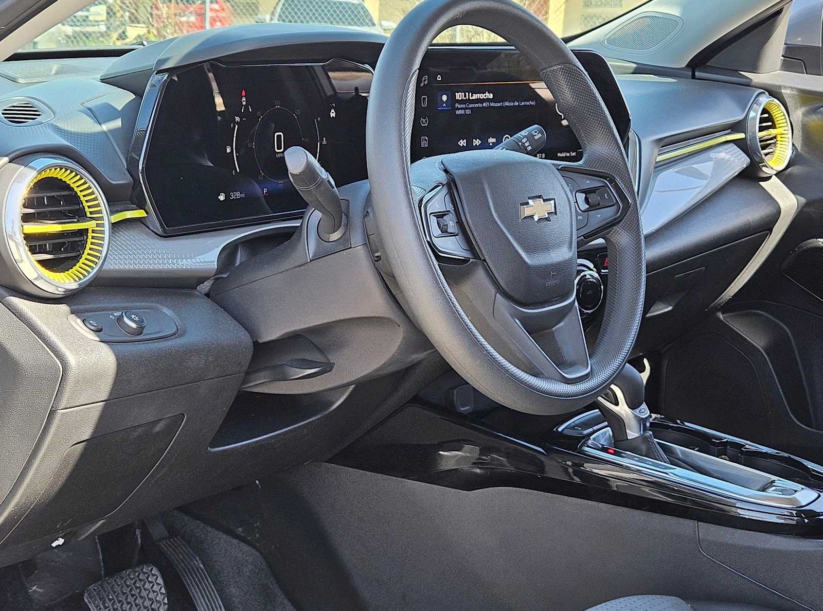 Thumbnail: 2025 Chevrolet Trax - 2