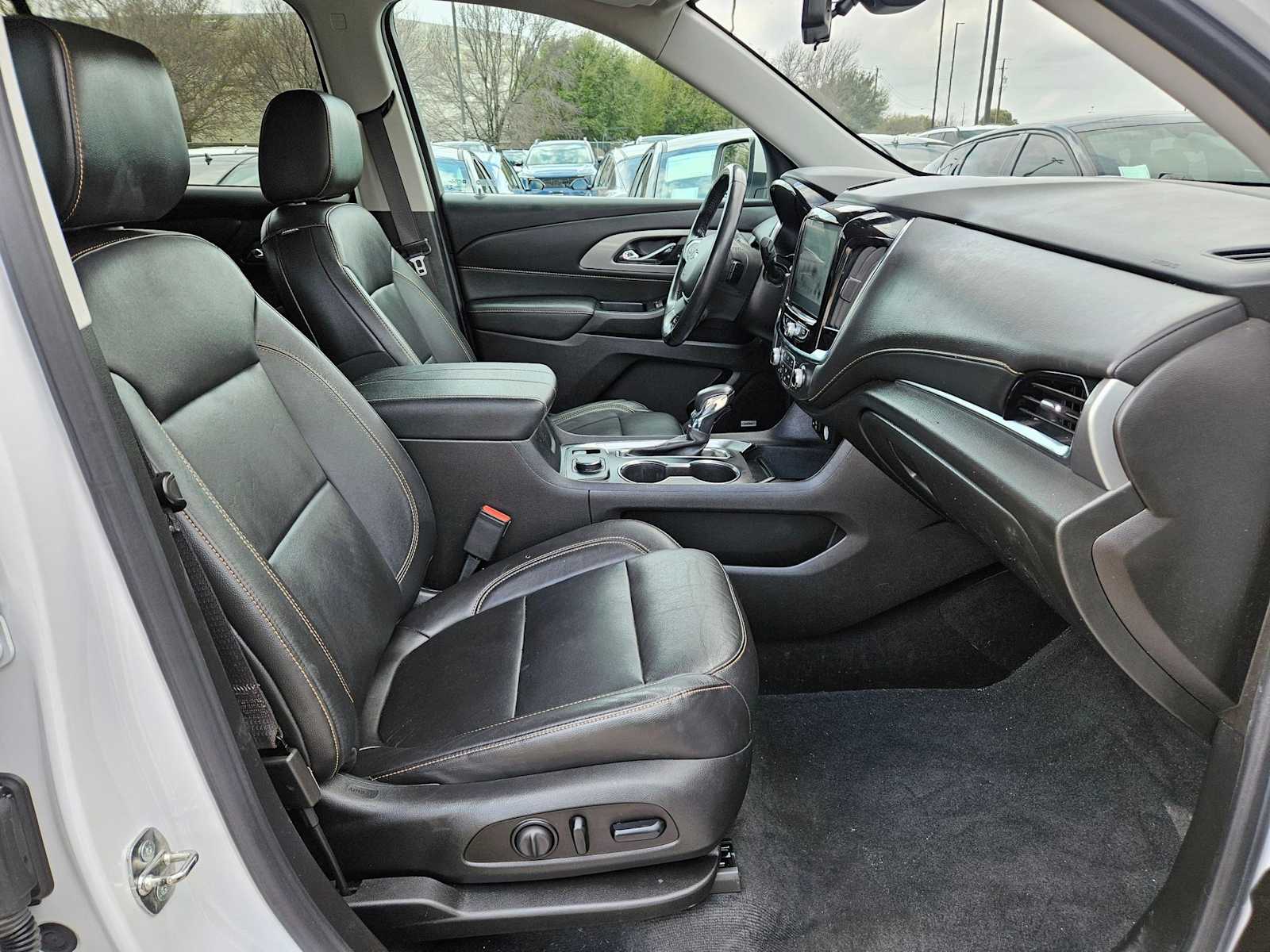 Thumbnail: 2021 Chevrolet Traverse - 21