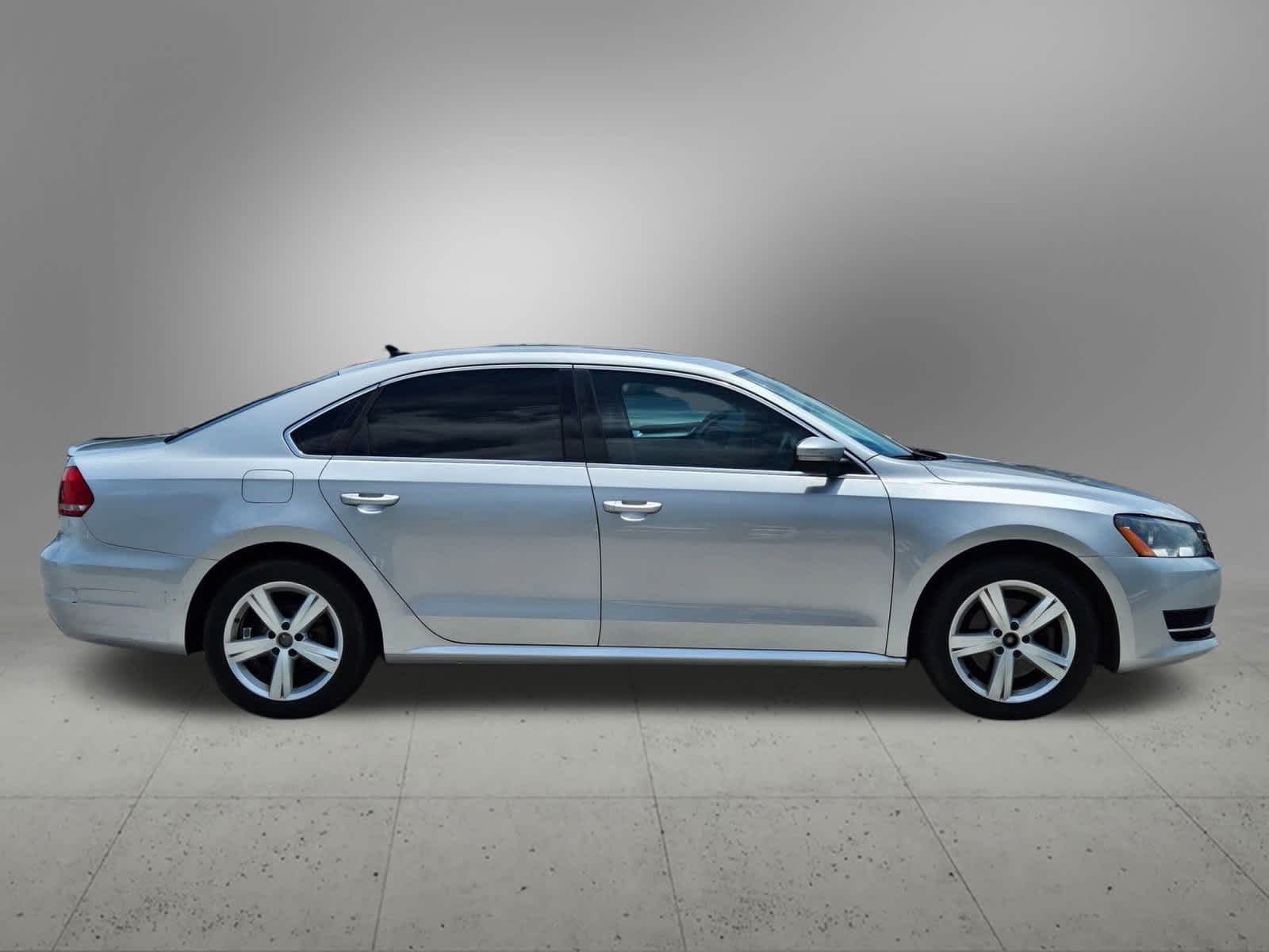 Thumbnail: 2013 Volkswagen Passat - 7