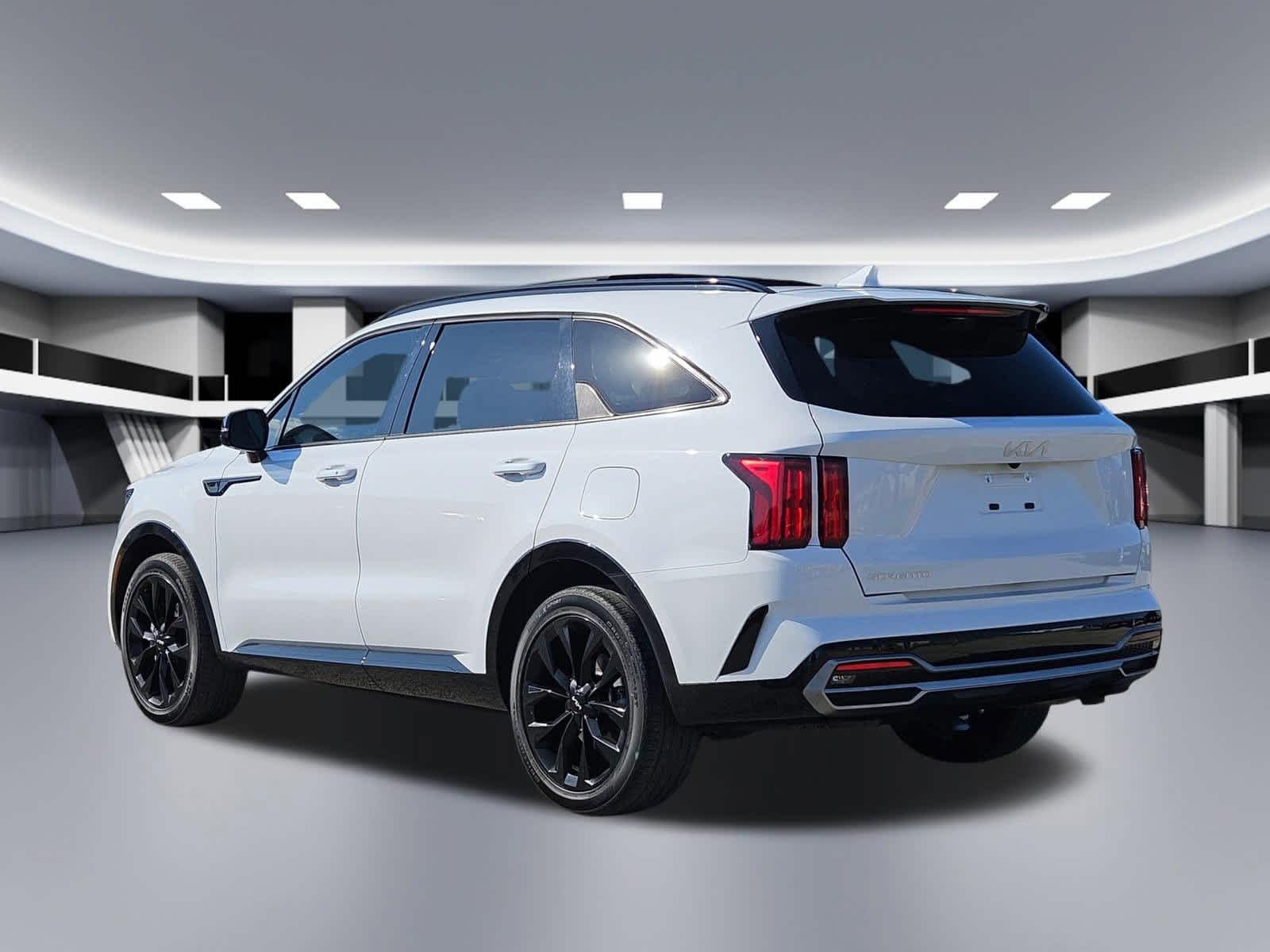 Thumbnail: 2023 Kia Sorento - 3