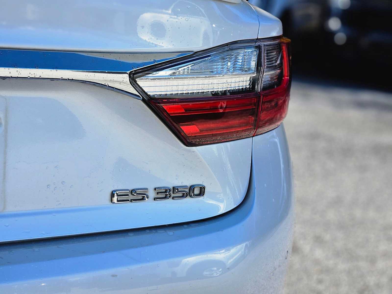 Thumbnail: 2018 Lexus ES - 12