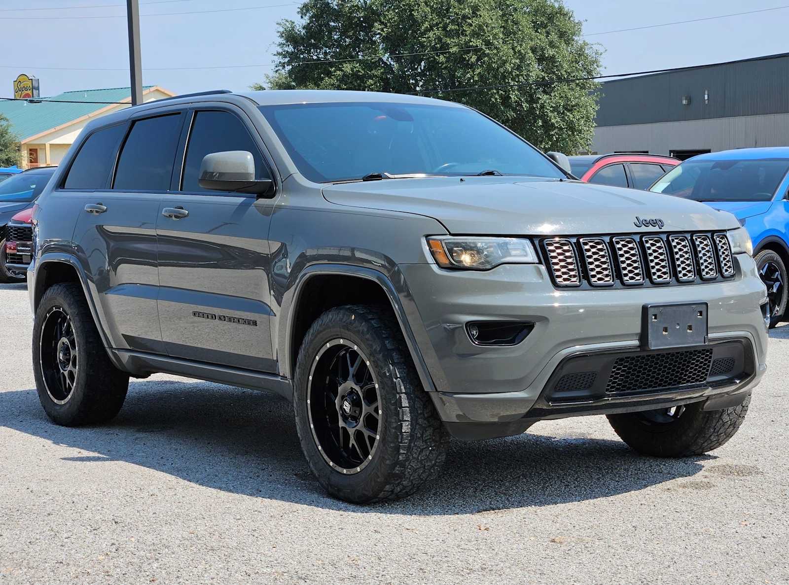 Thumbnail: 2019 Jeep Grand Cherokee - 7