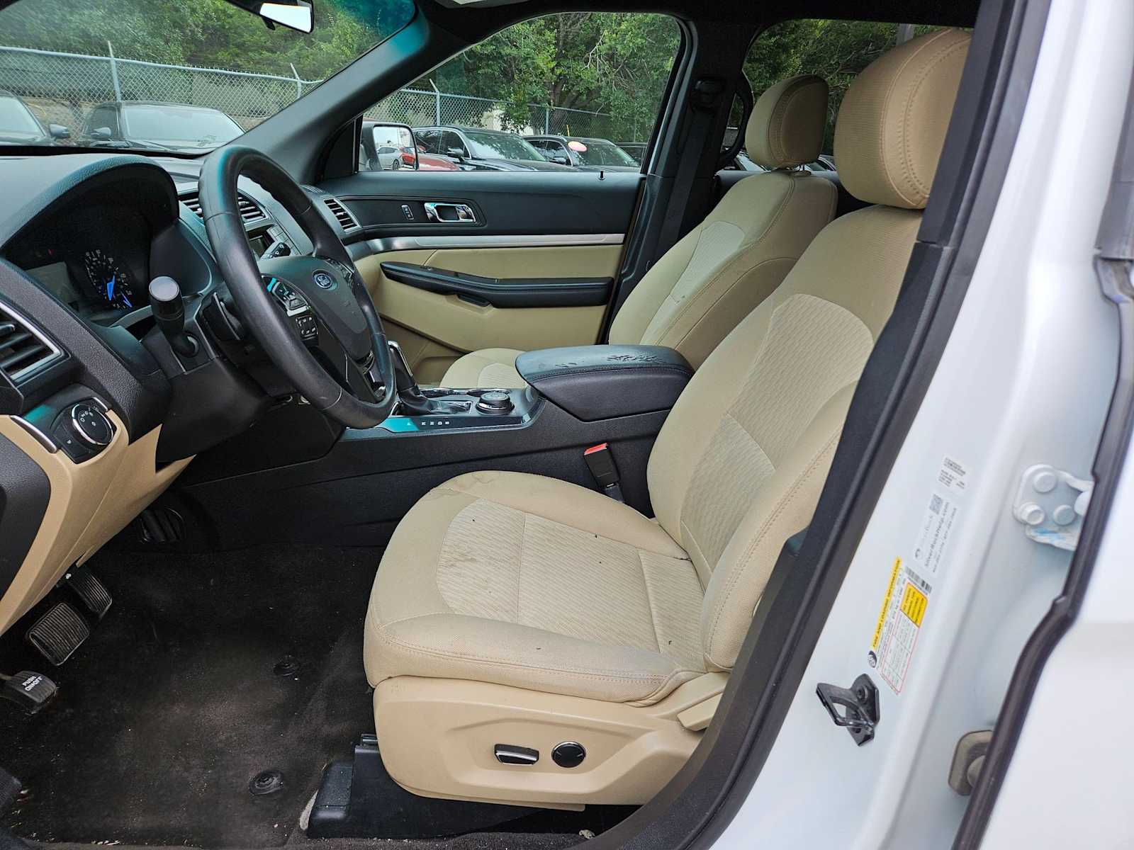 Thumbnail: 2016 Ford Explorer - 13