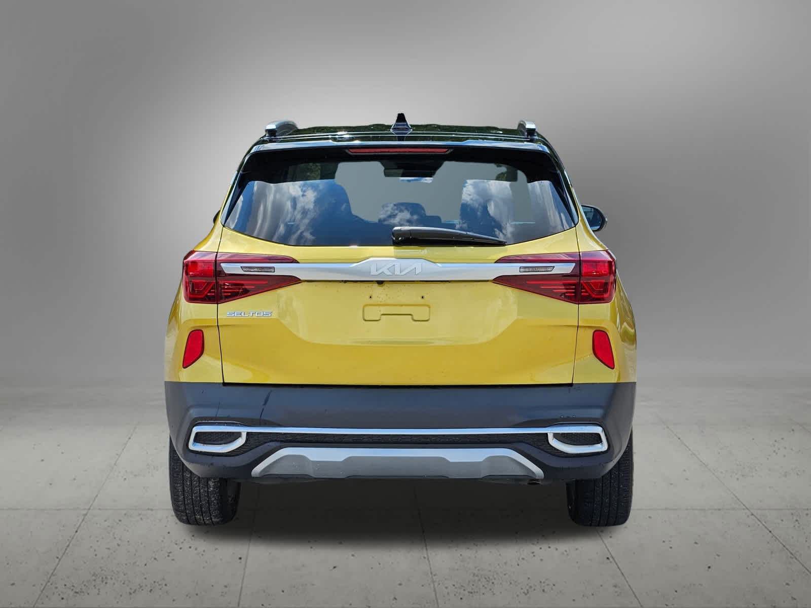 Thumbnail: 2023 Kia Seltos - 5