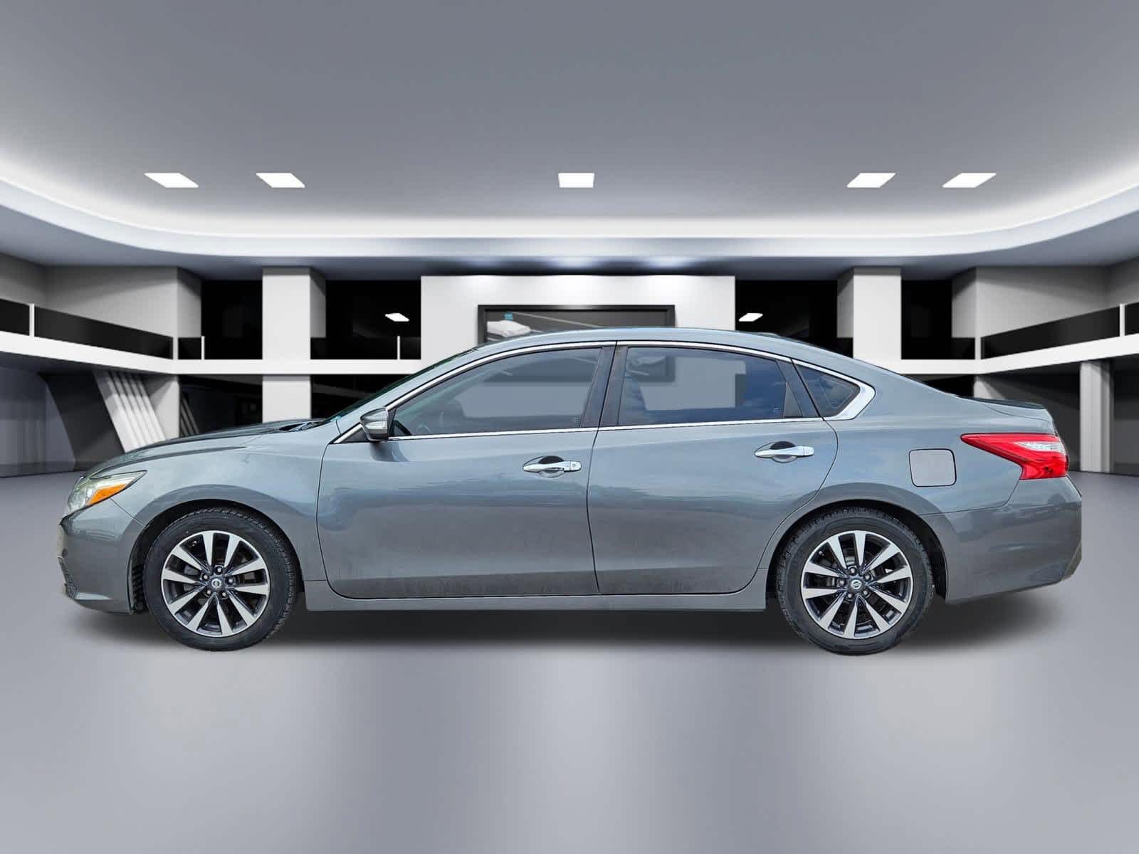 Thumbnail: 2017 Nissan Altima - 2