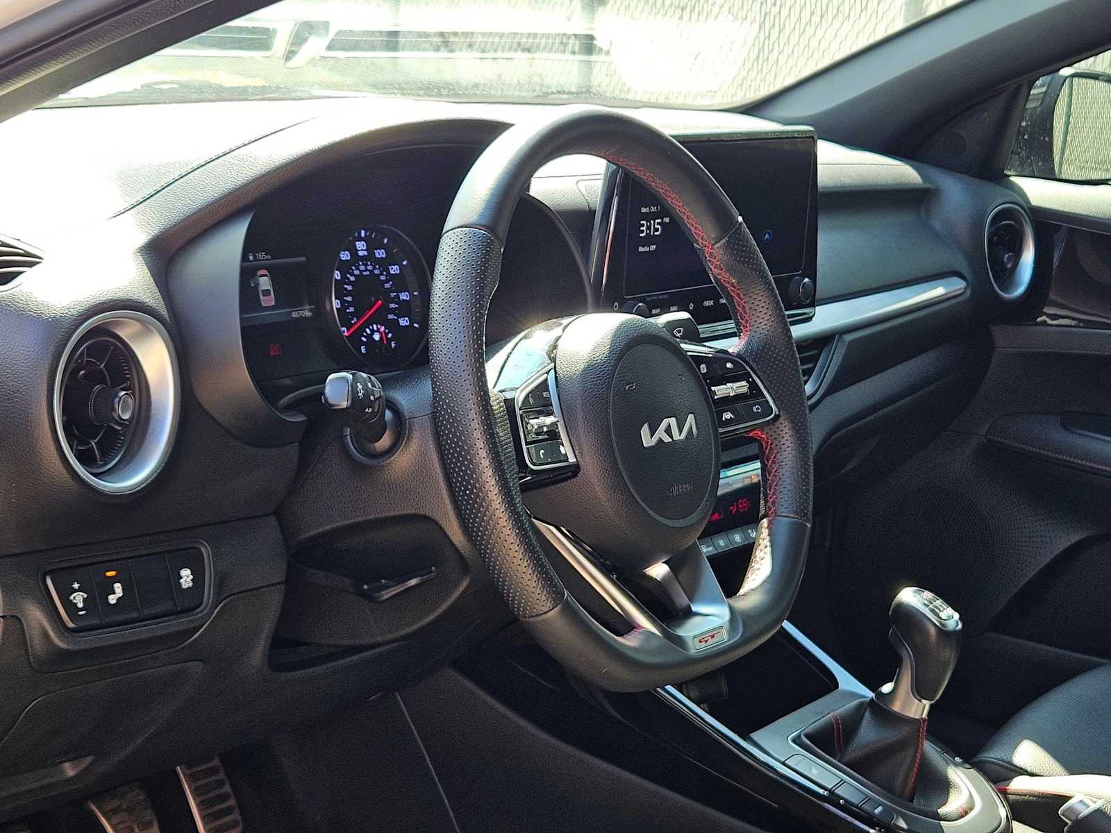 2023 Kia Forte GT photo 2