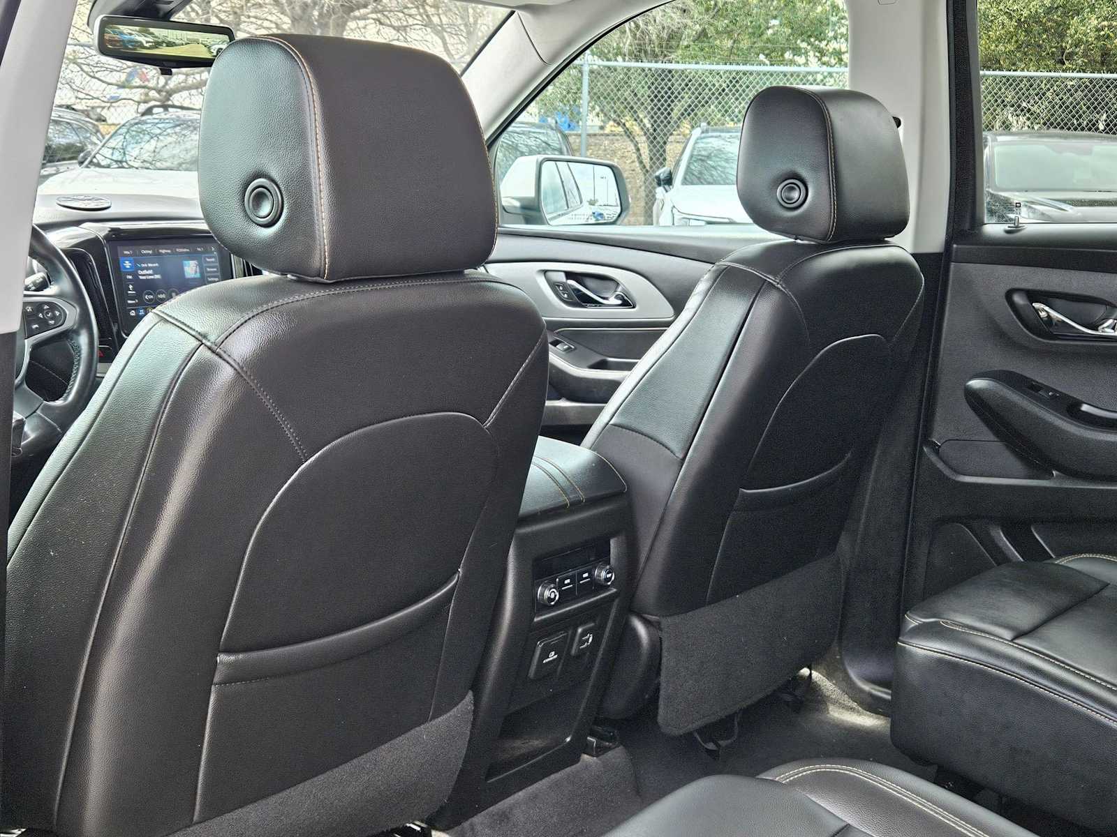 Thumbnail: 2021 Chevrolet Traverse - 17