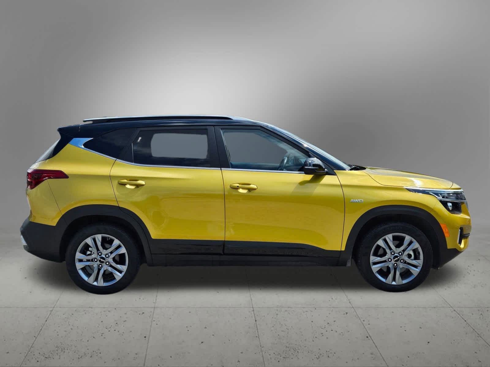 Thumbnail: 2023 Kia Seltos - 7