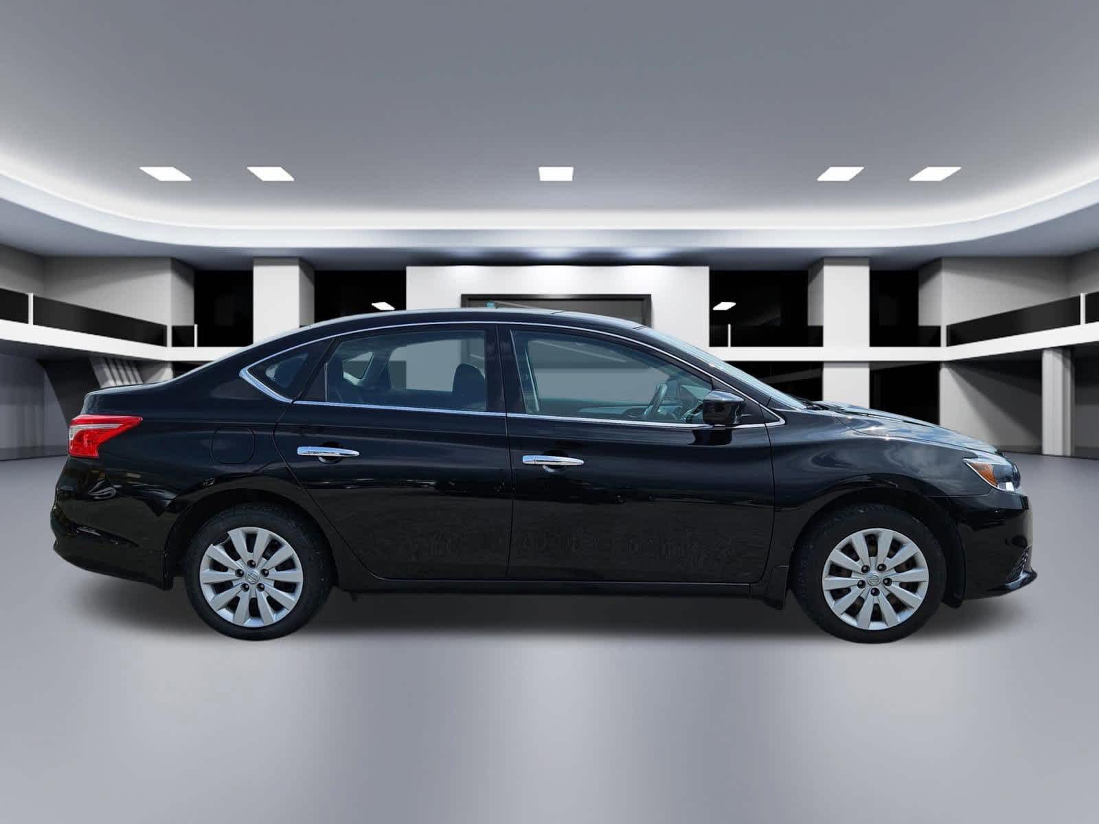 Thumbnail: 2017 Nissan Sentra - 6