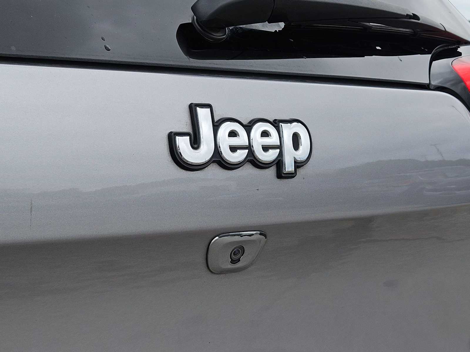 Thumbnail: 2018 Jeep Cherokee - 10