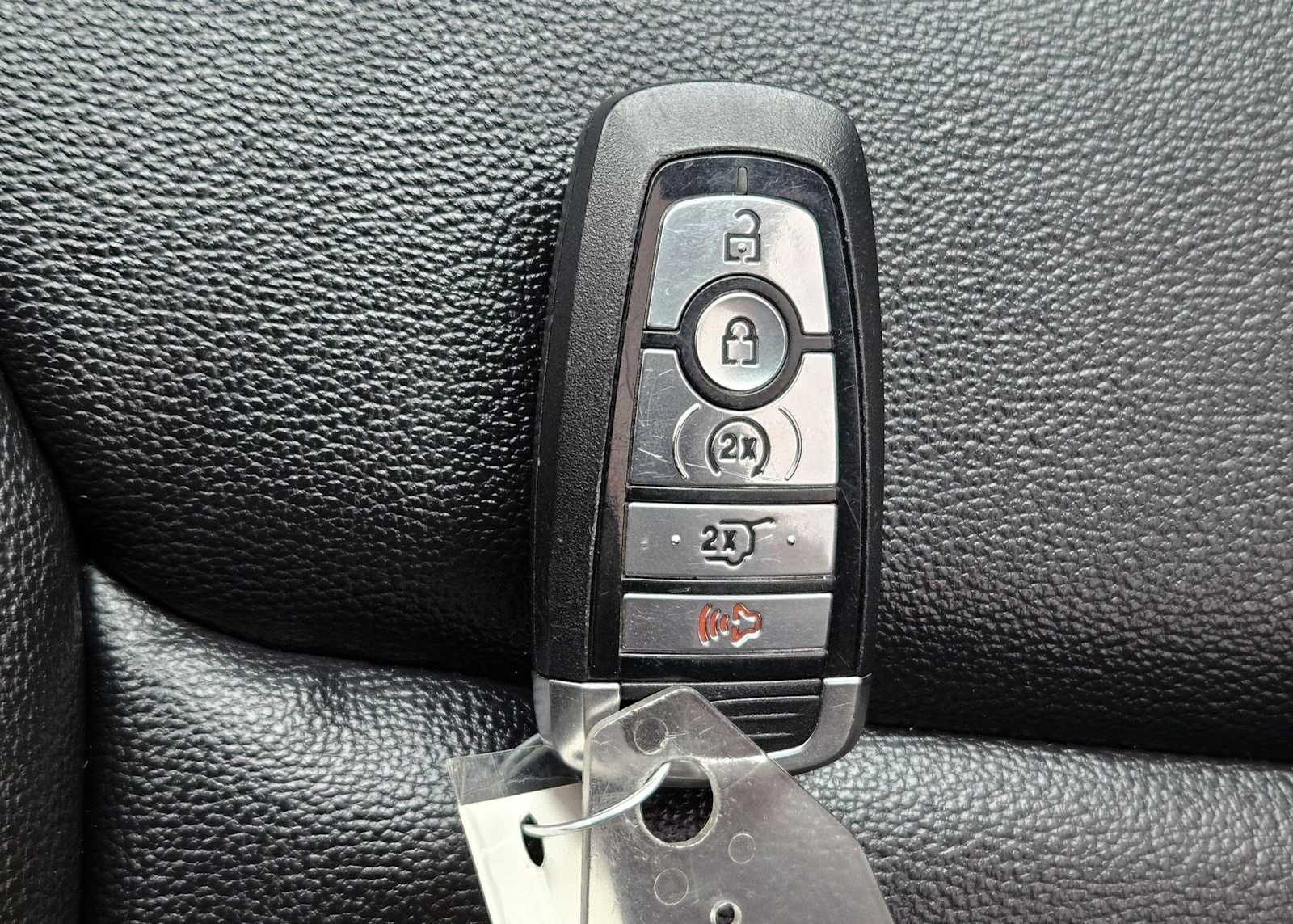 Thumbnail: 2020 Ford Explorer - 35