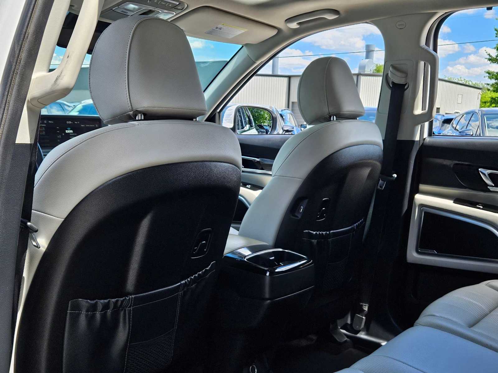 Thumbnail: 2020 Kia Telluride - 17