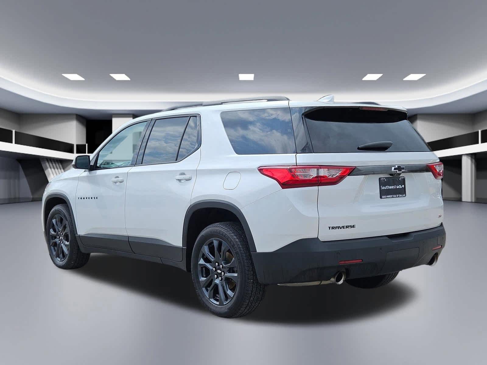 Thumbnail: 2021 Chevrolet Traverse - 4