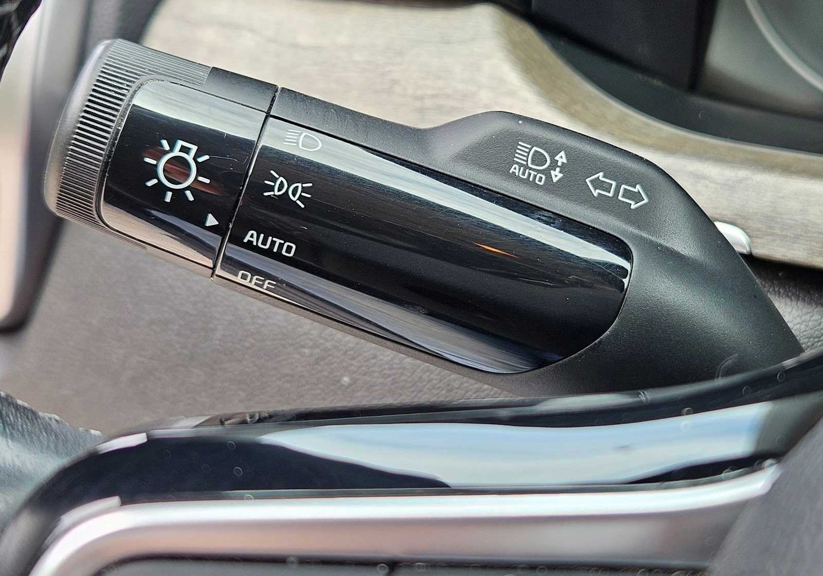 Thumbnail: 2023 Kia Sorento - 25