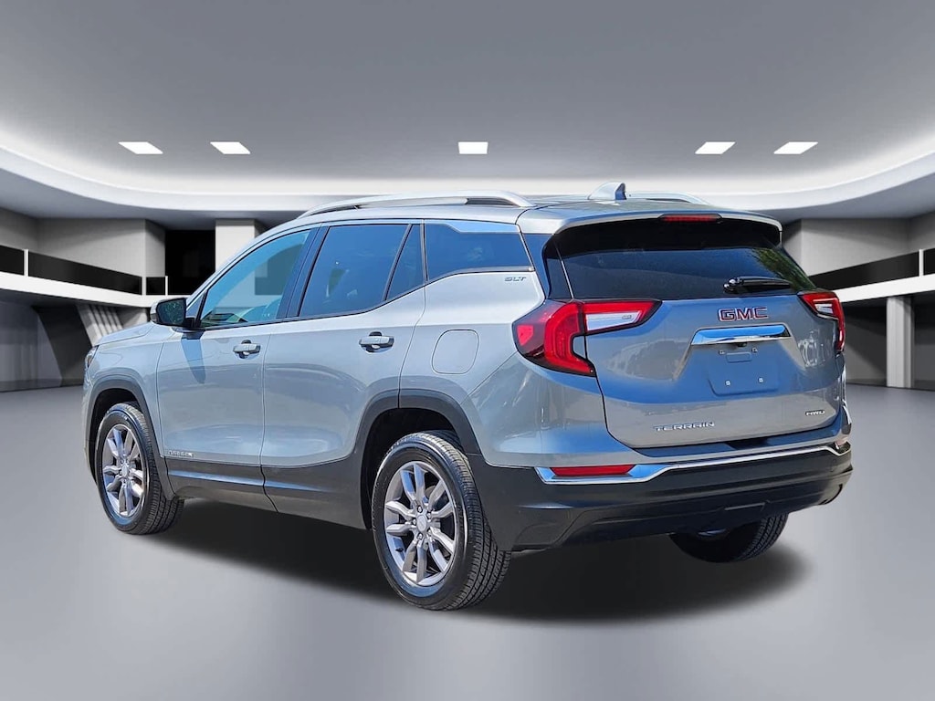 Used 2024 GMC Terrain SLT SUV