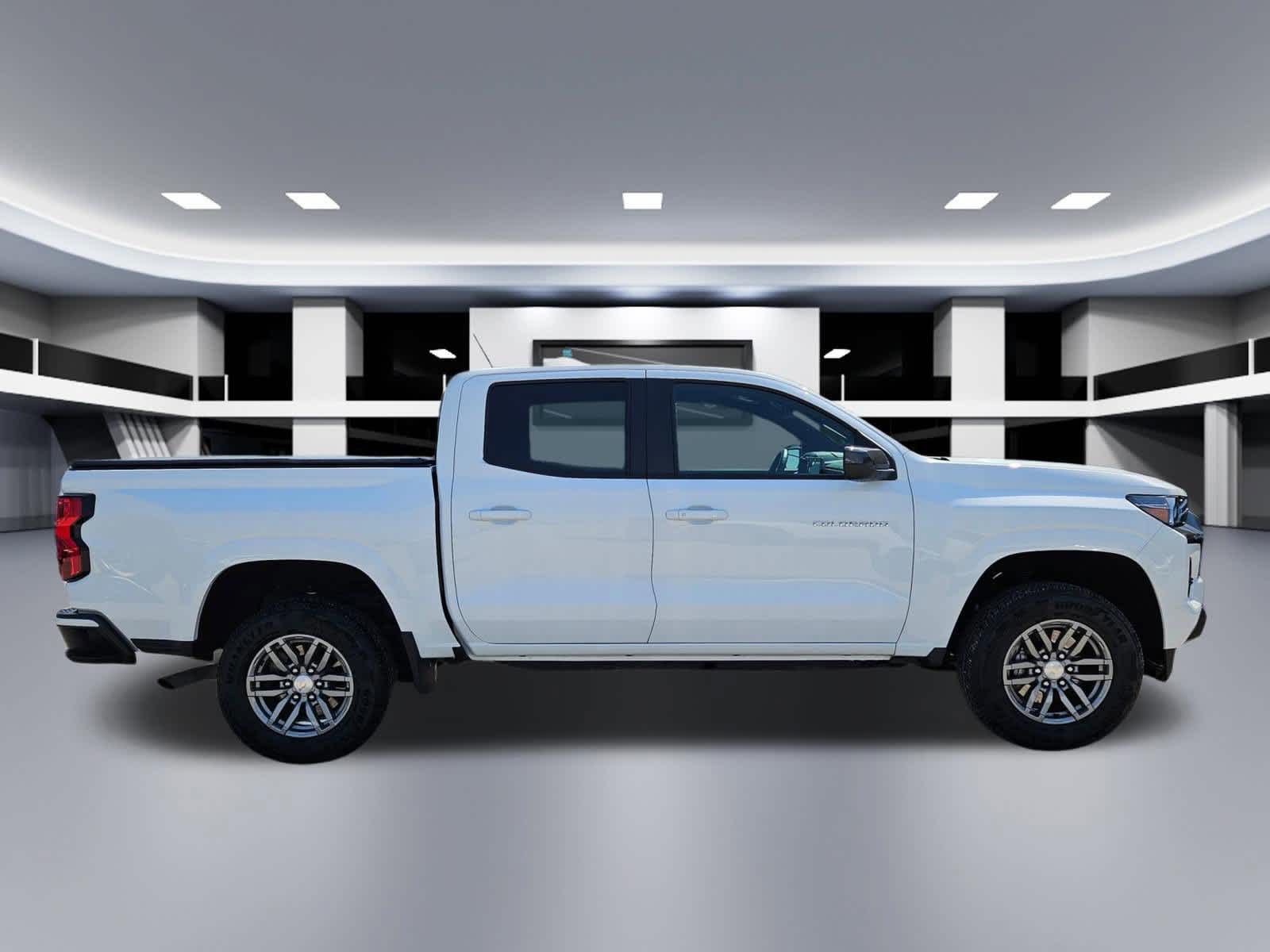 Thumbnail: 2023 Chevrolet Colorado - 7