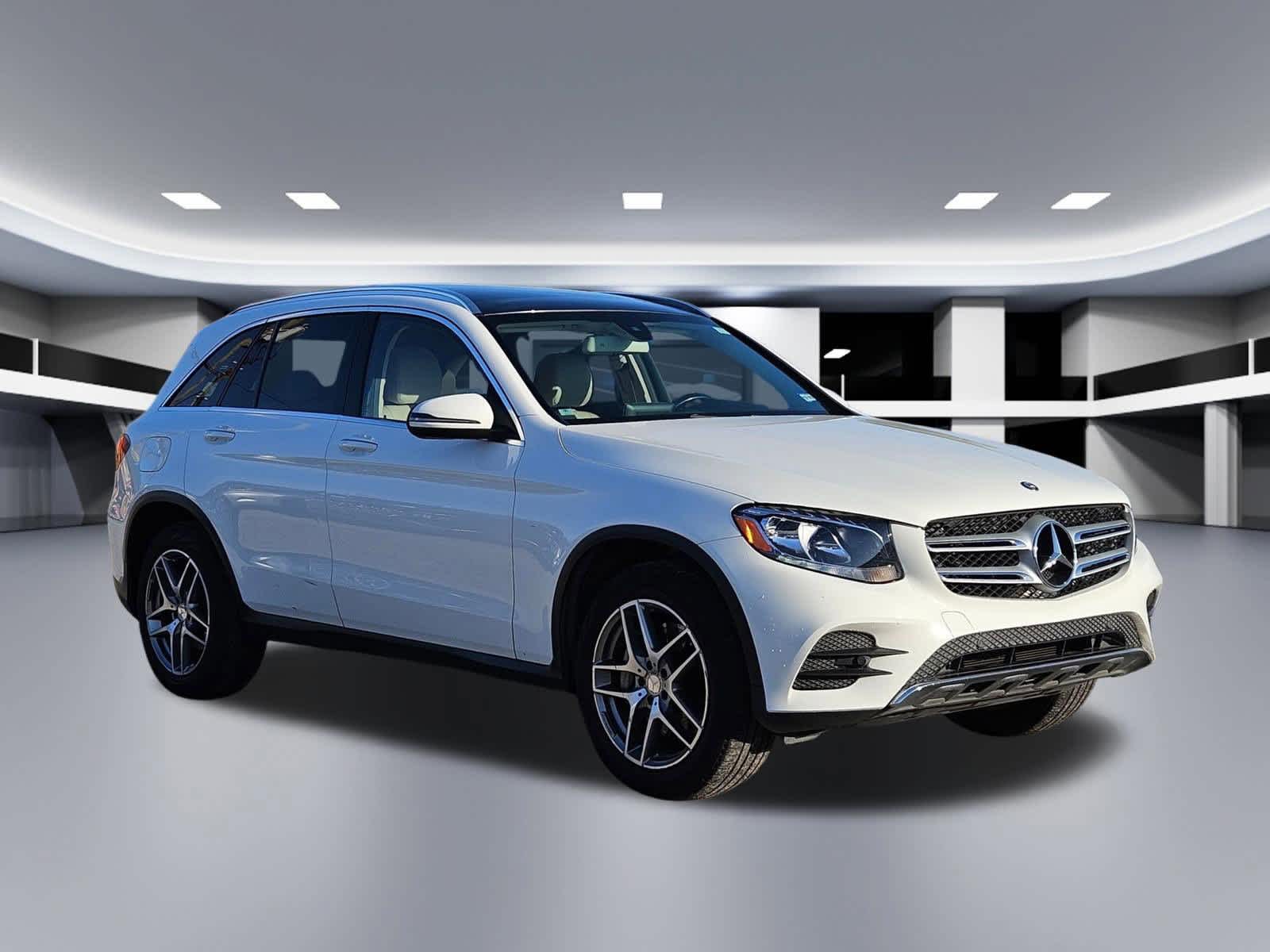 Thumbnail: 2016 Mercedes-Benz GLC - 7