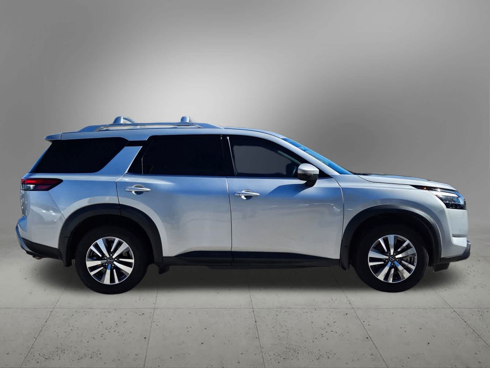 Thumbnail: 2022 Nissan Pathfinder - 6
