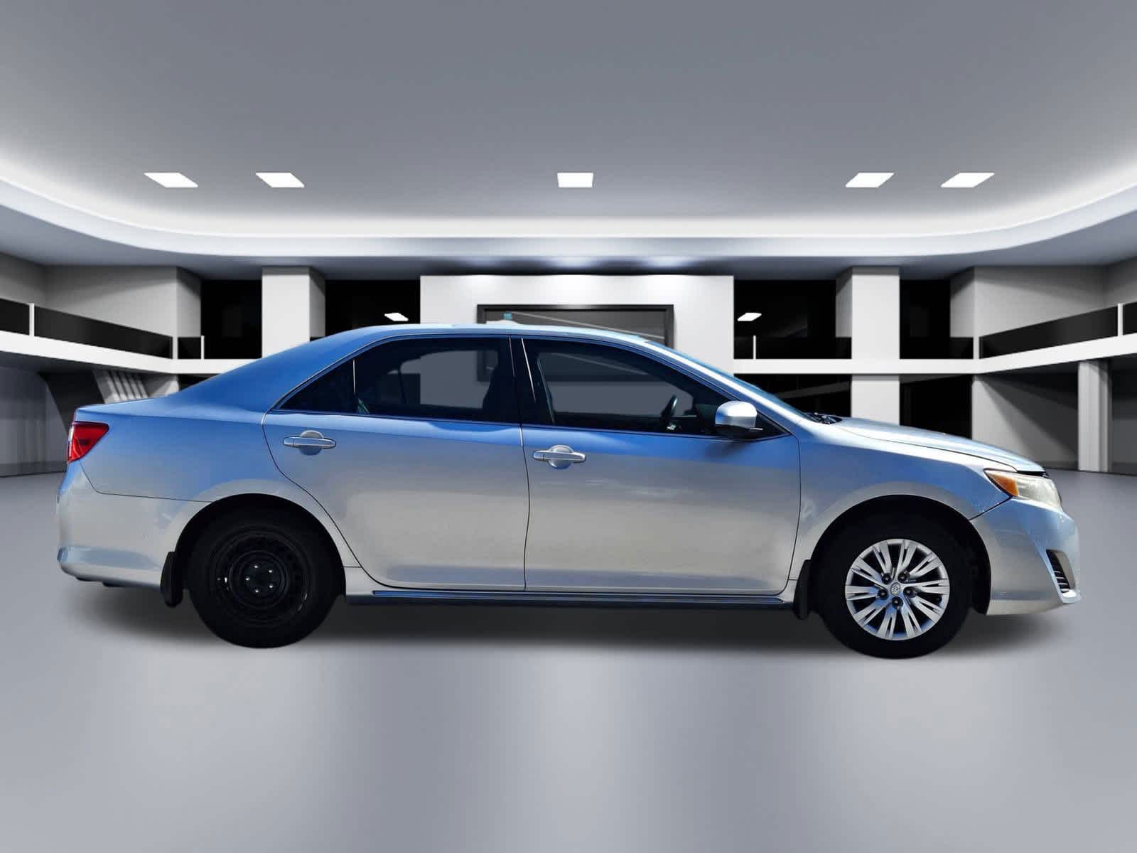 Thumbnail: 2014 Toyota Camry - 6