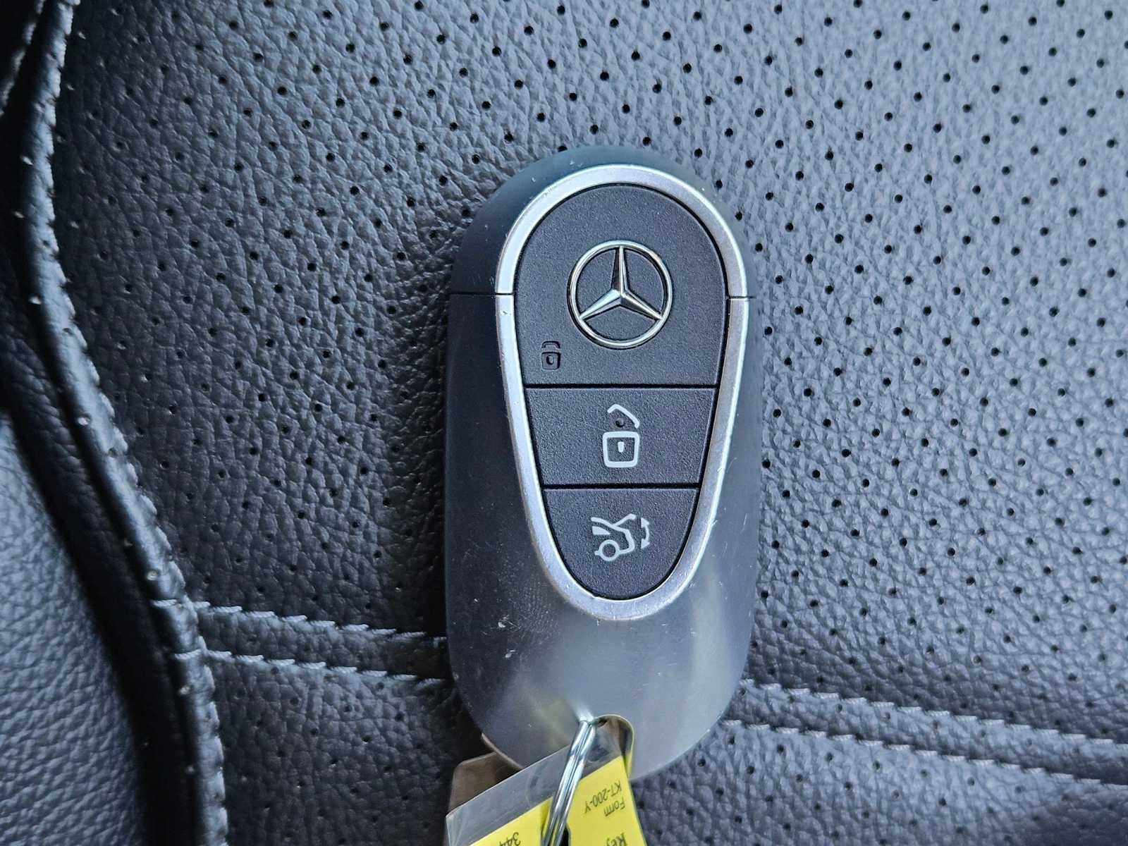 Thumbnail: 2024 Mercedes-Benz GLC - 34