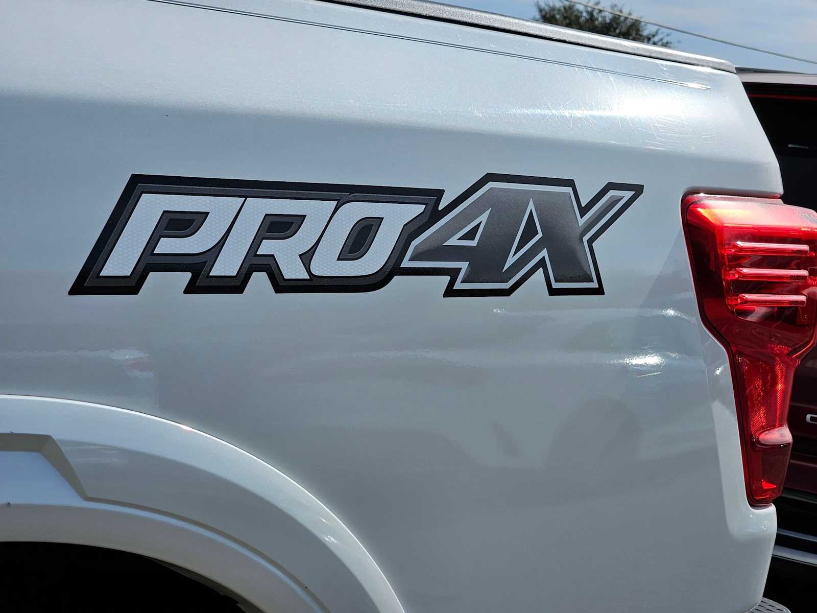 Thumbnail: 2018 Nissan Titan - 10